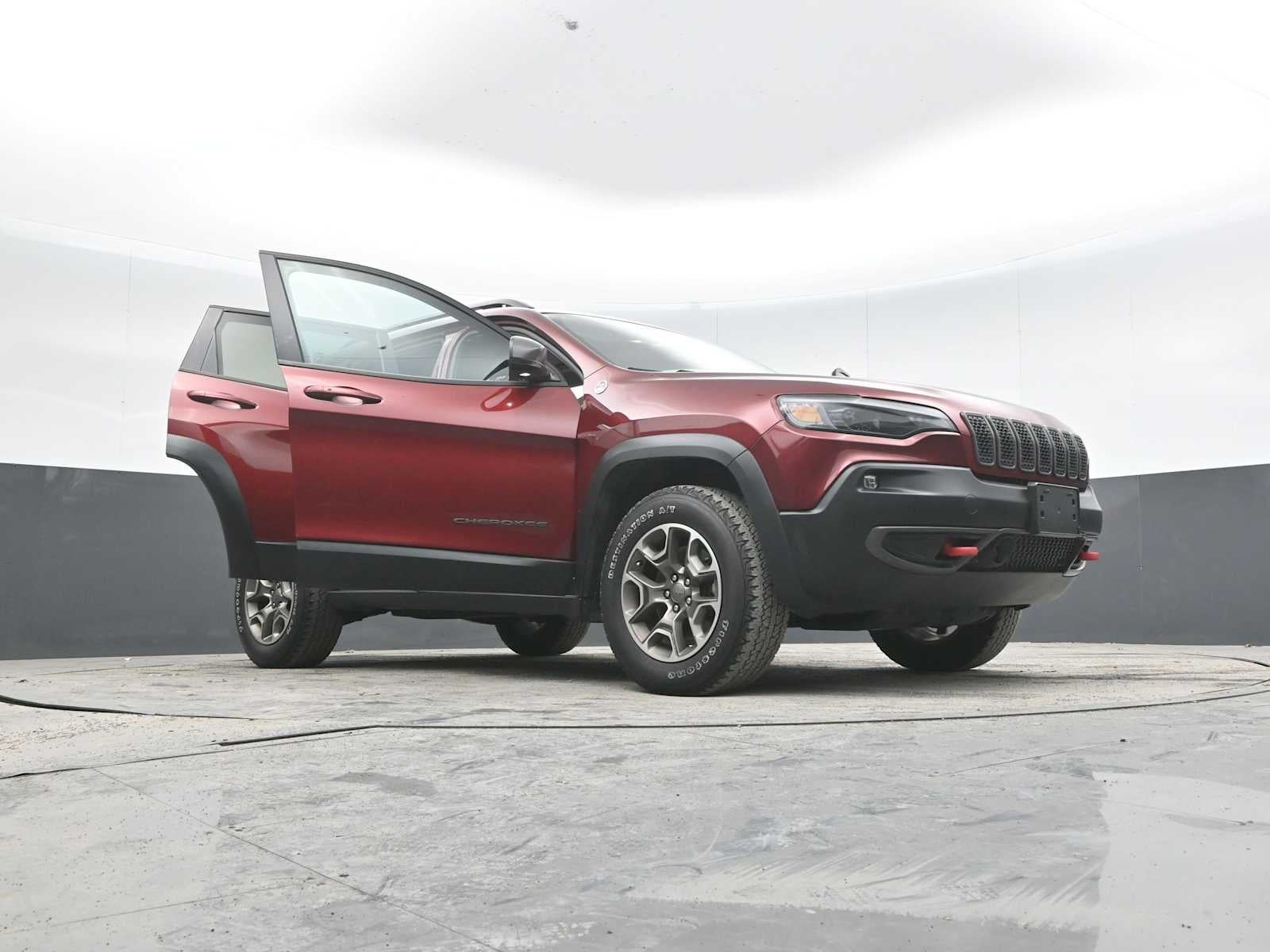 2021 Jeep CHEROKEE Base