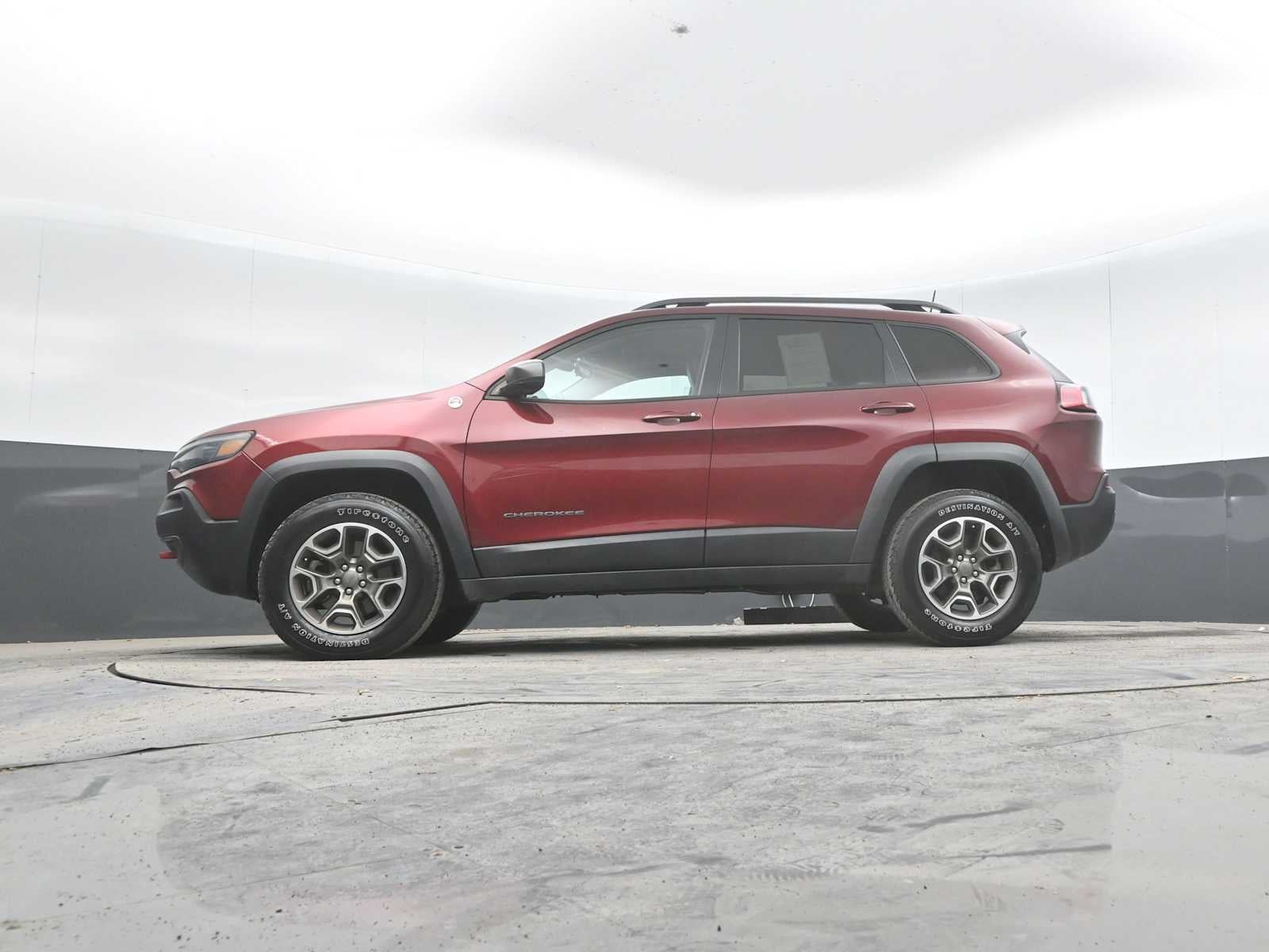 2021 Jeep CHEROKEE Base