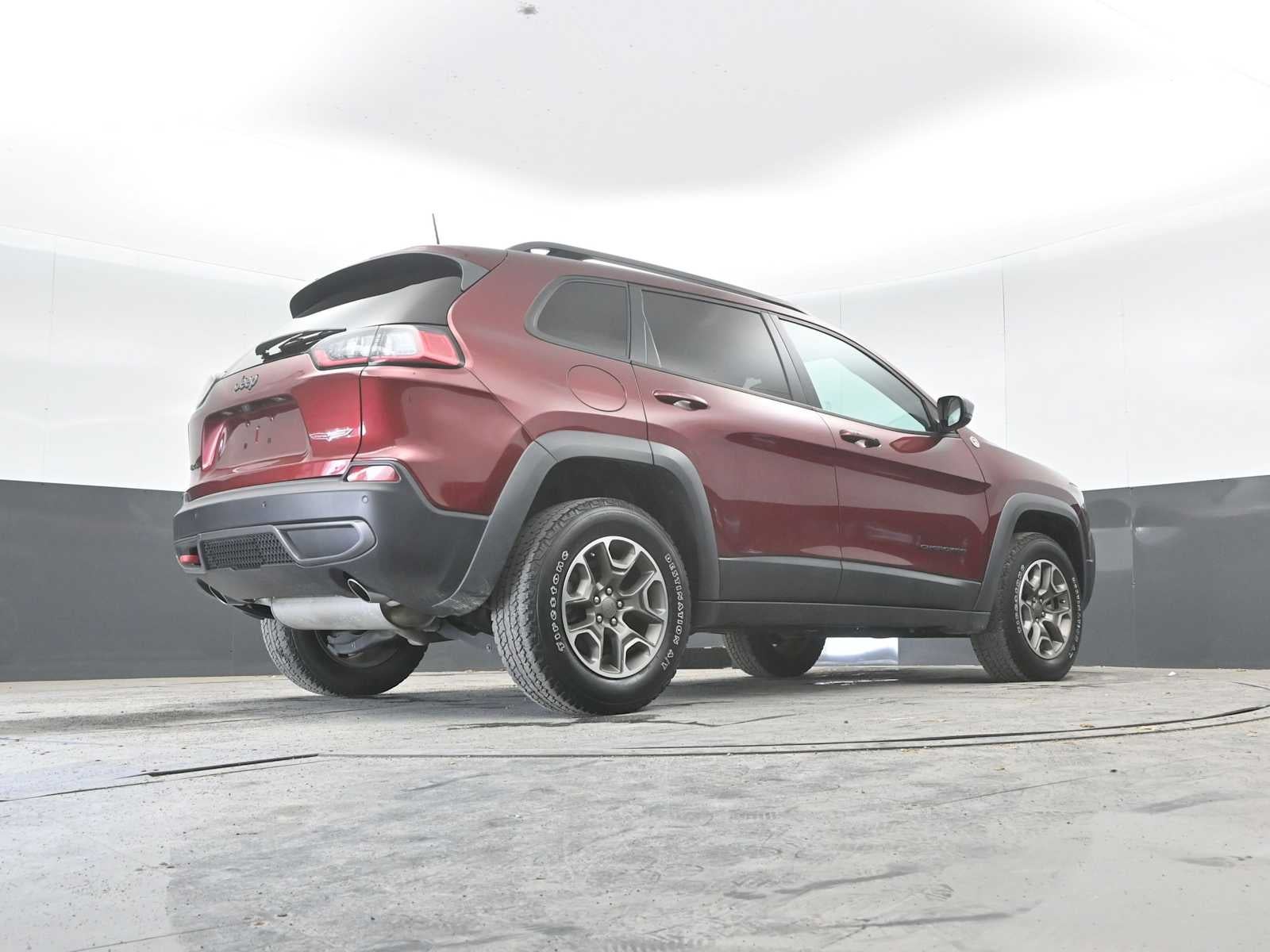 2021 Jeep CHEROKEE Base