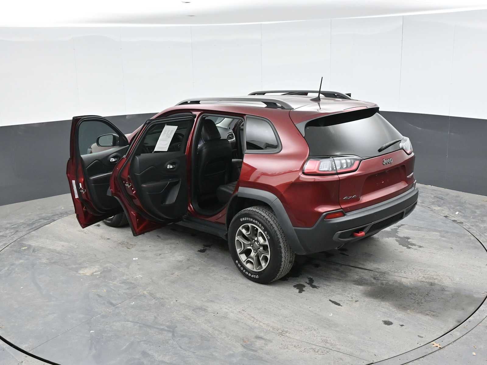 2021 Jeep CHEROKEE Base