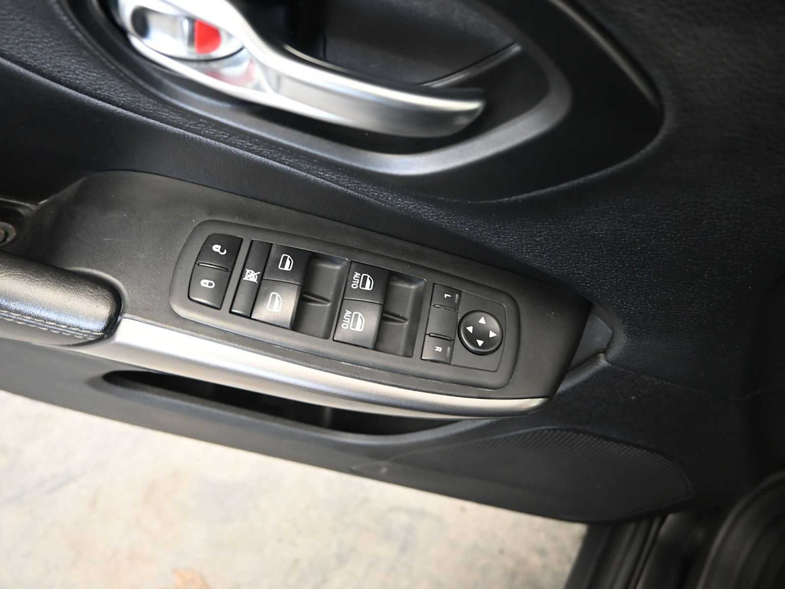 2020 Jeep Cherokee Lux