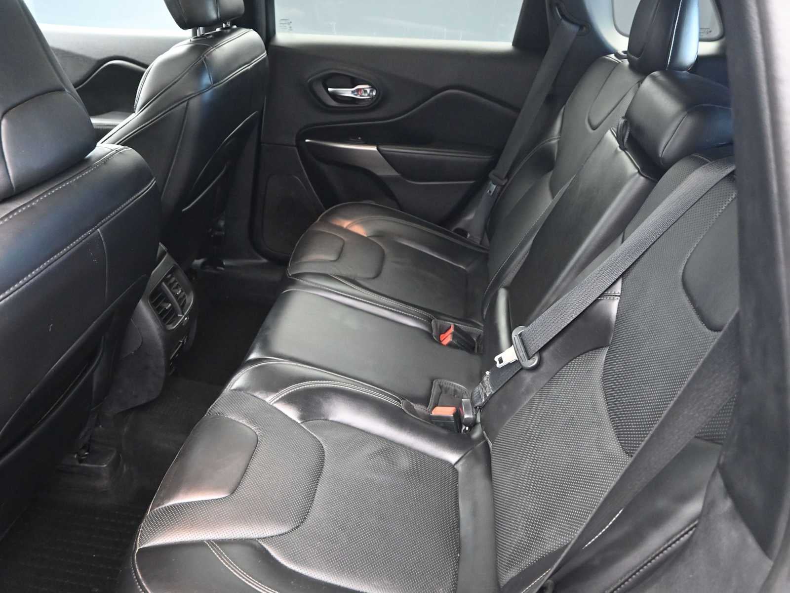 2020 Jeep Cherokee Lux