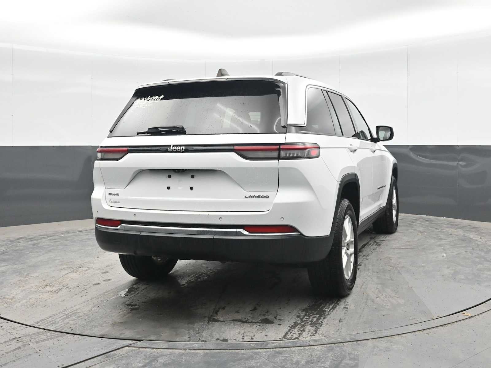 2023 Jeep Grand Cherokee Laredo
