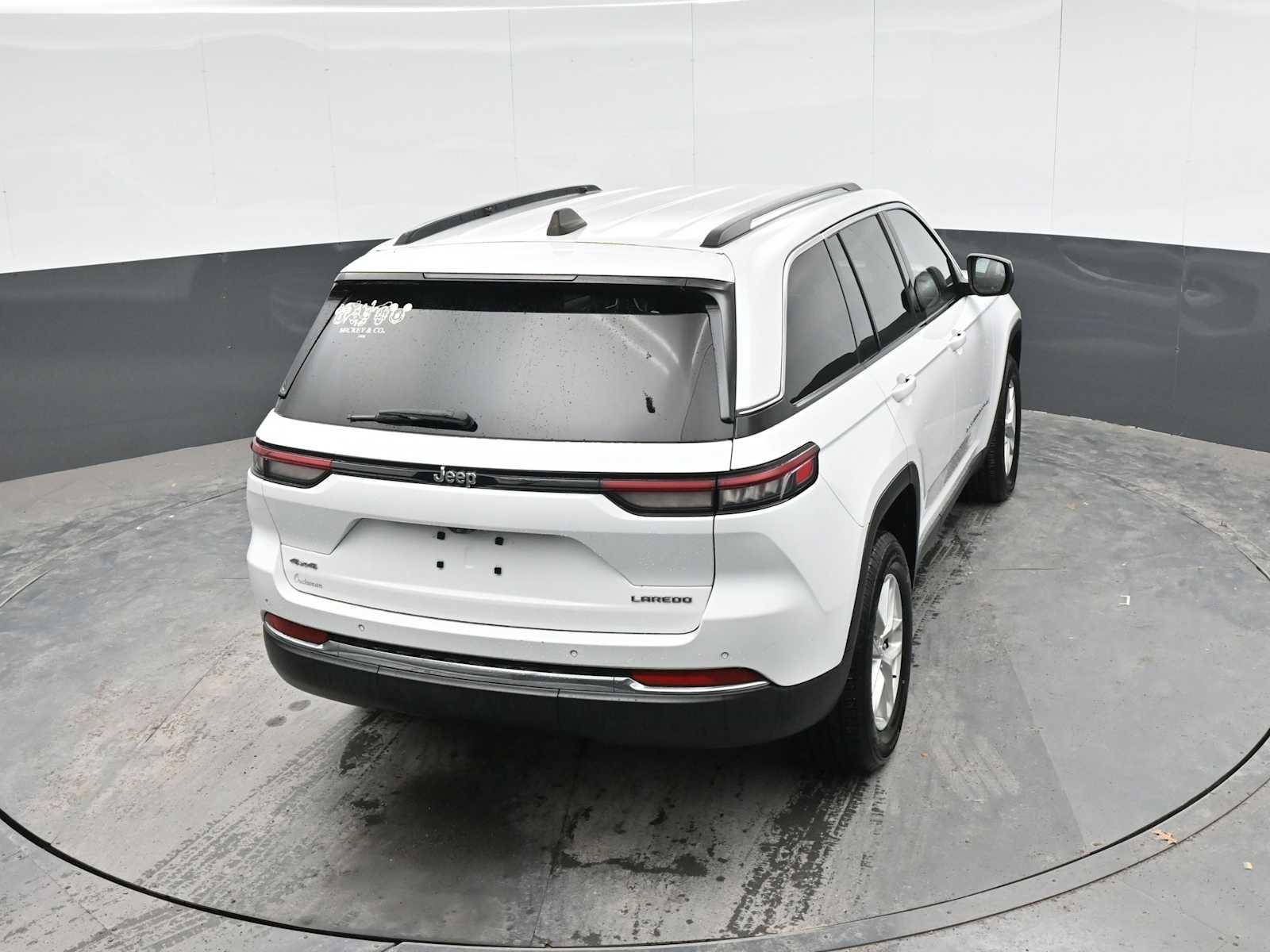 2023 Jeep Grand Cherokee Laredo