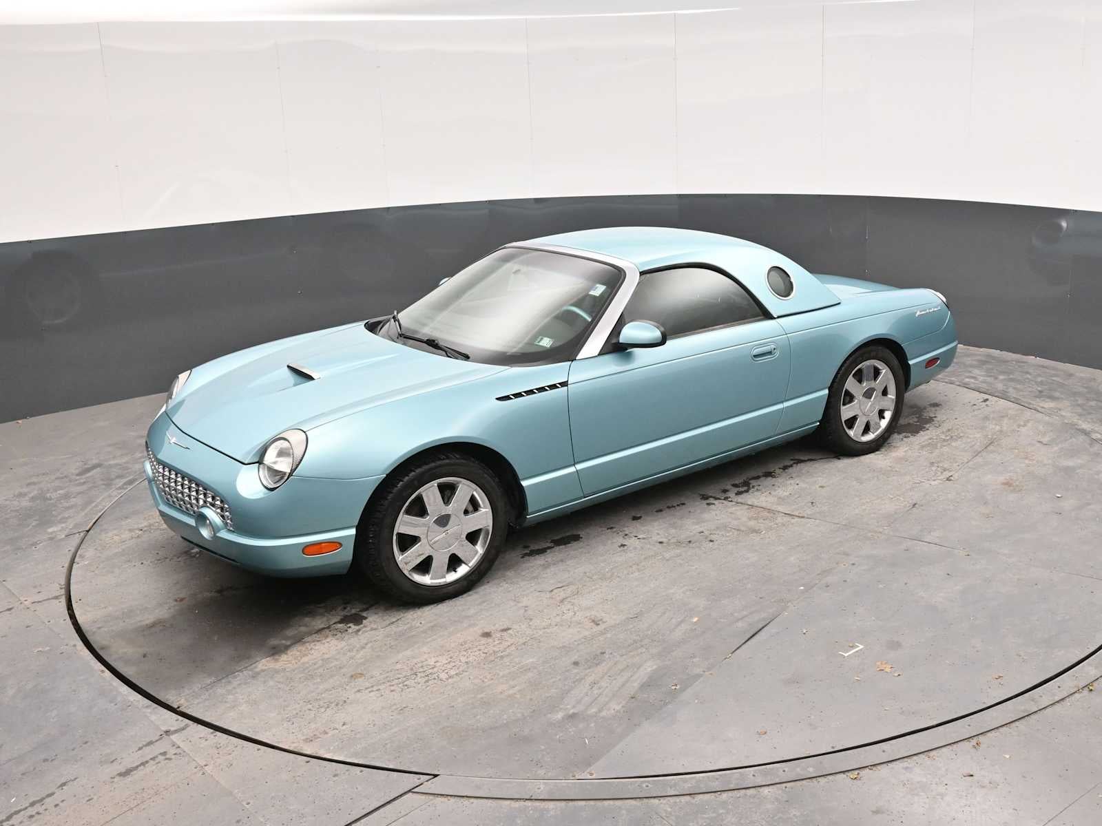 2002 Ford Thunderbird w/Hardtop Premium