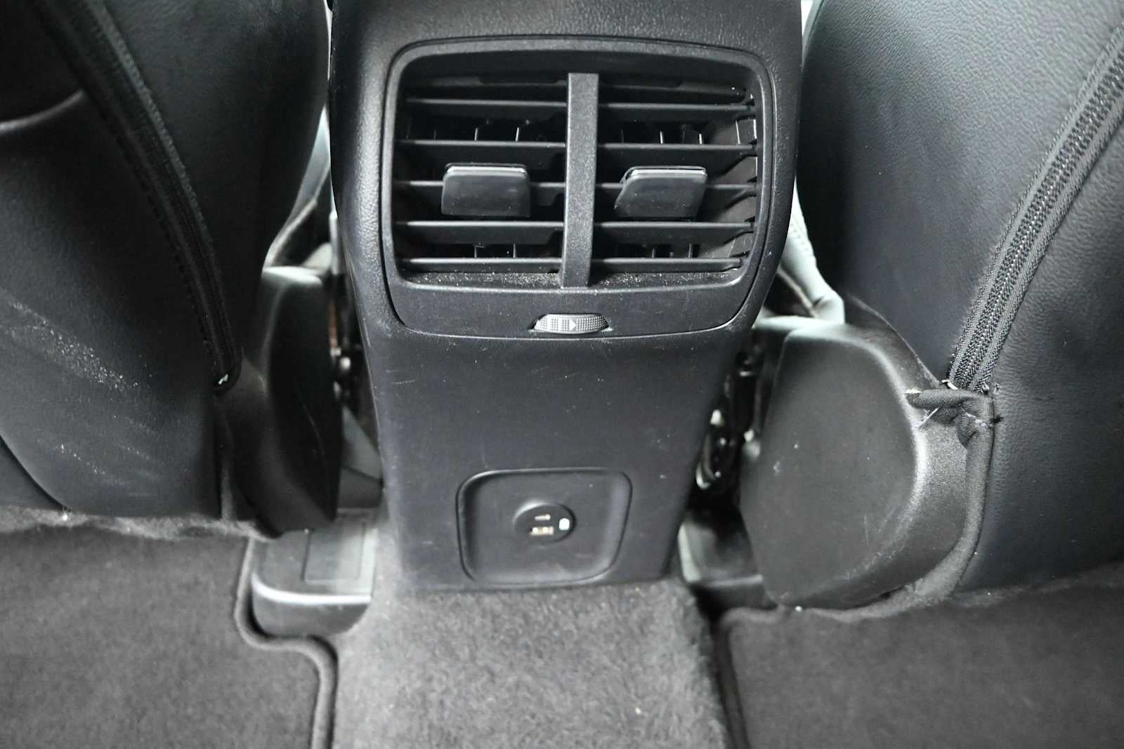 2022 Ford Escape Titanium Hybrid