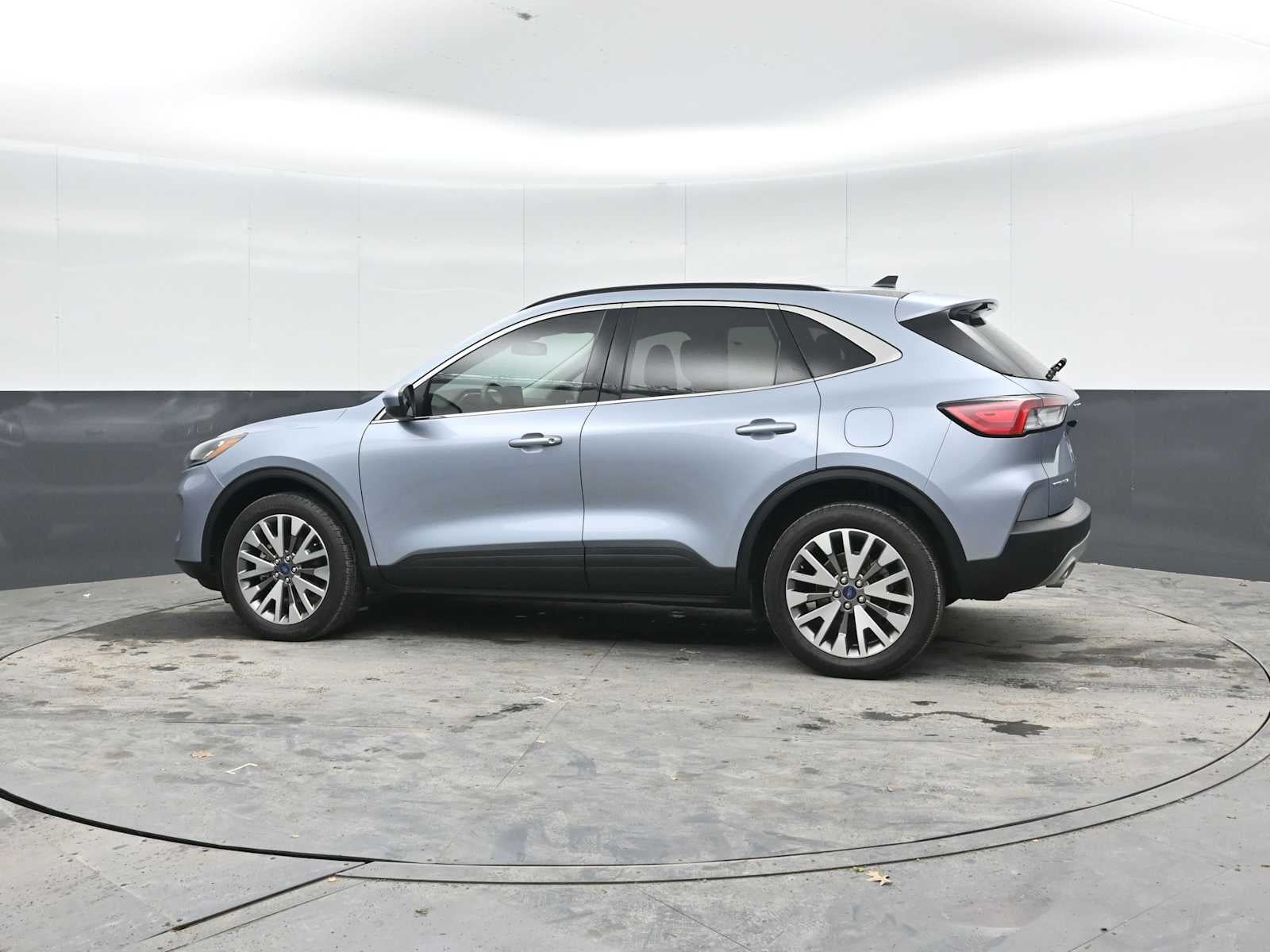2022 Ford Escape Titanium Hybrid