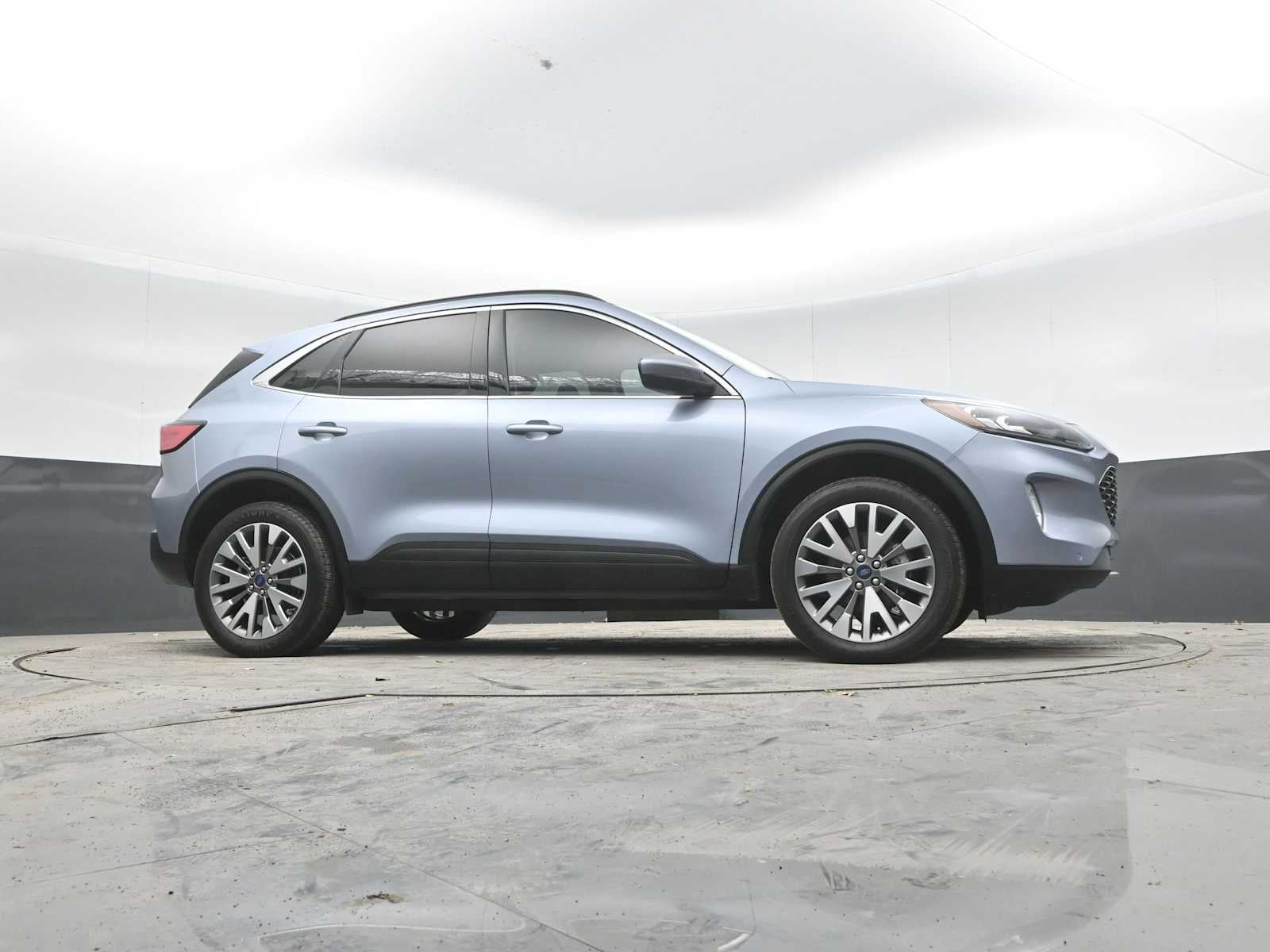 2022 Ford Escape Titanium Hybrid
