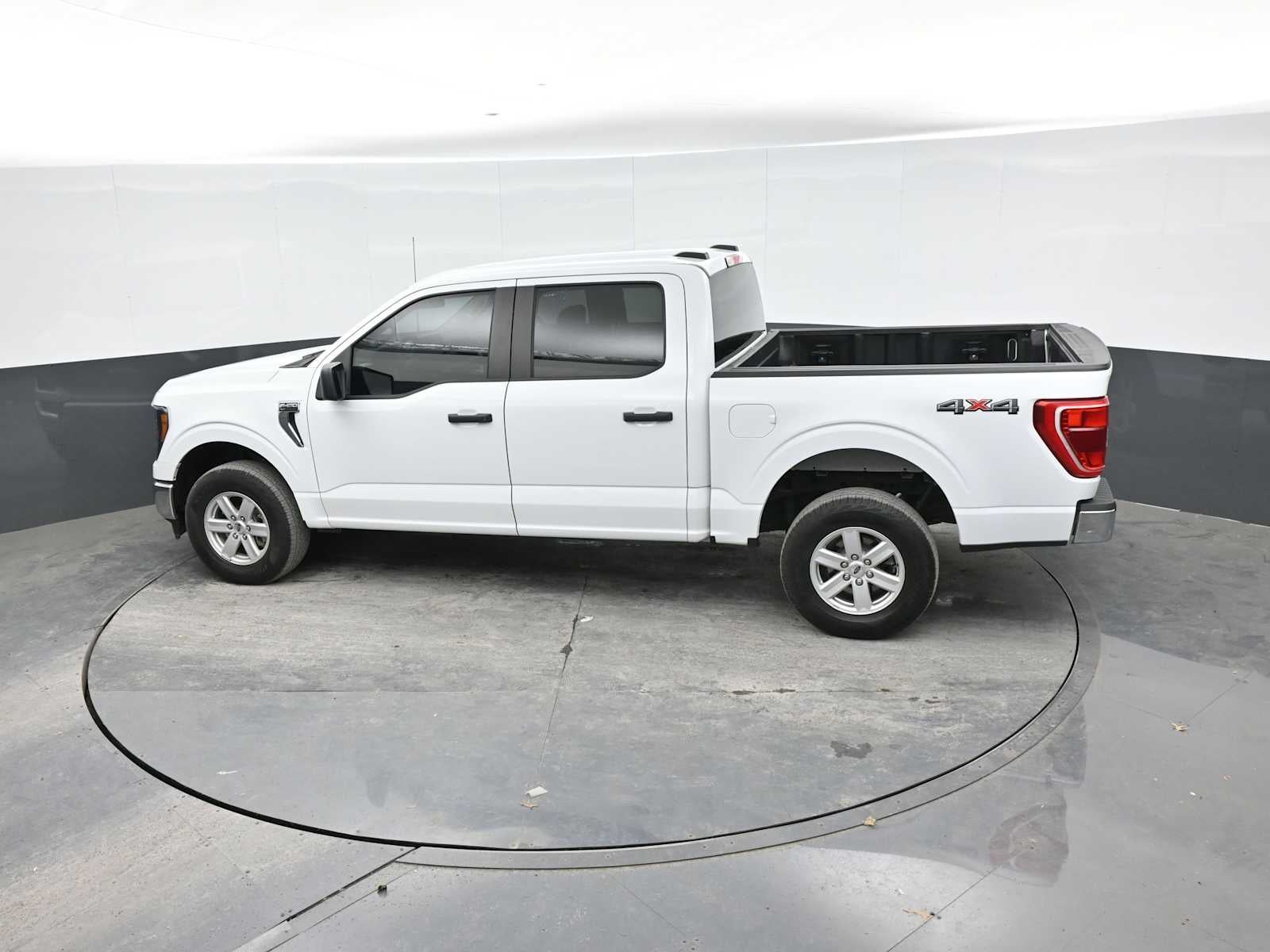 2023 Ford F150 SUPERCREW Base