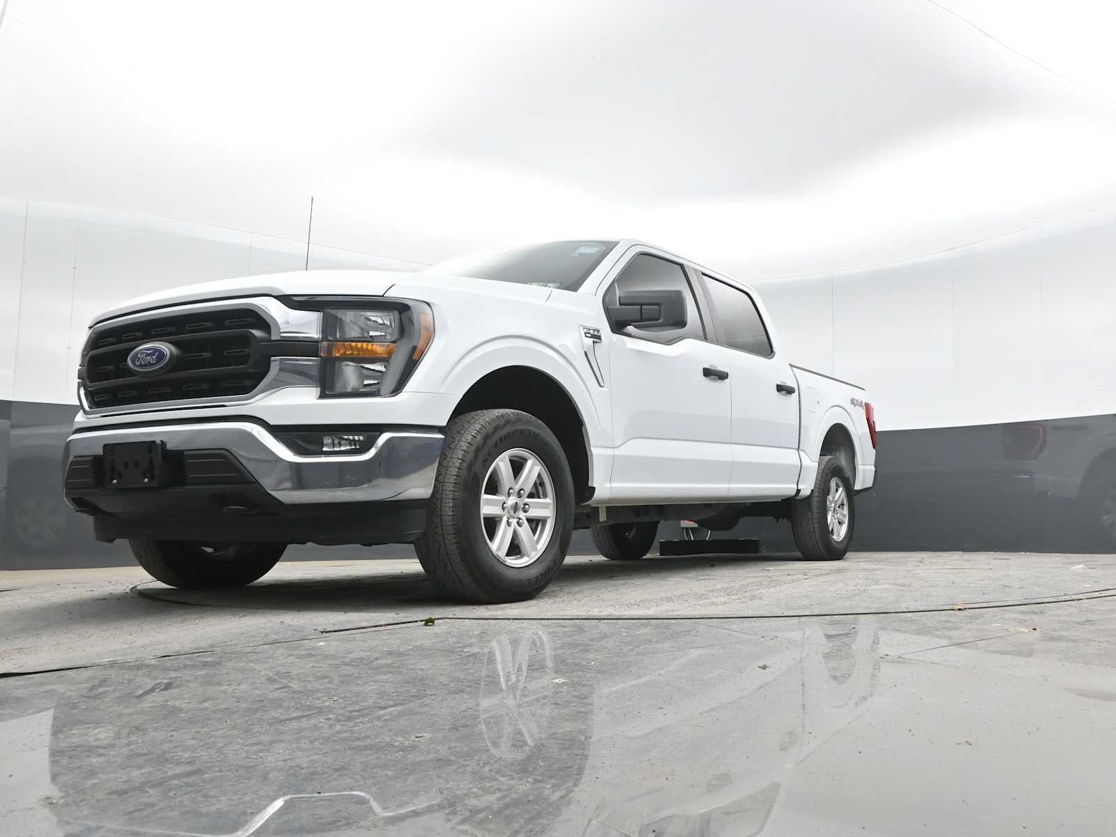 2023 Ford F150 SUPERCREW Base