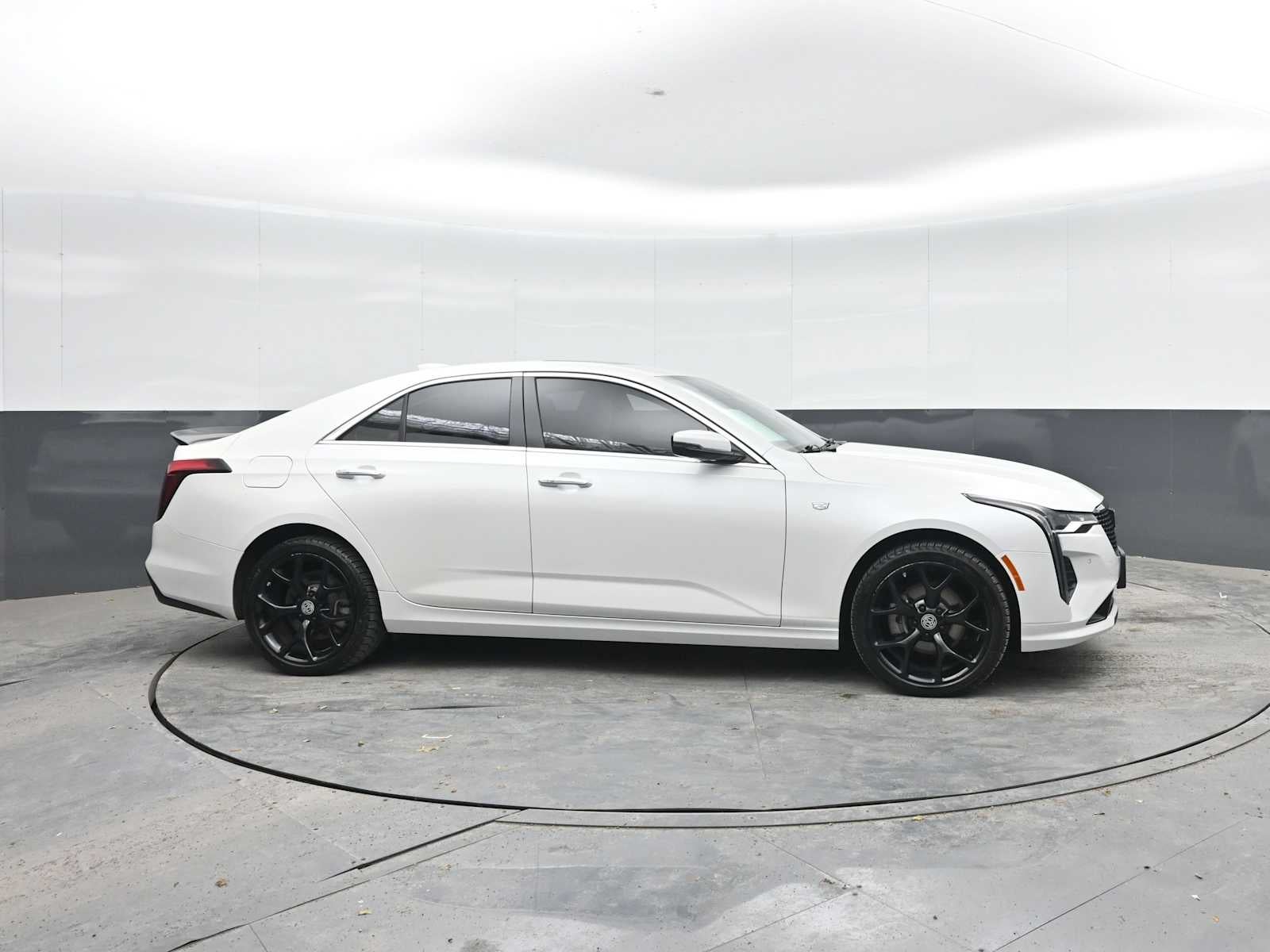 2023 Cadillac CT4 Premium Luxury