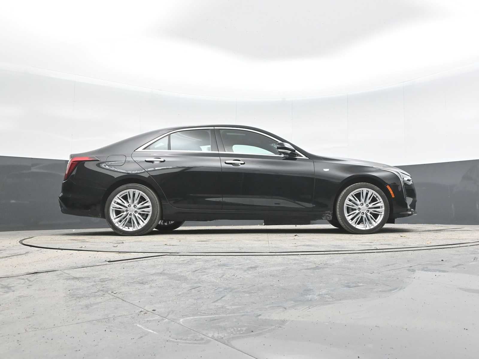 2023 Cadillac CT4 Premium Luxury
