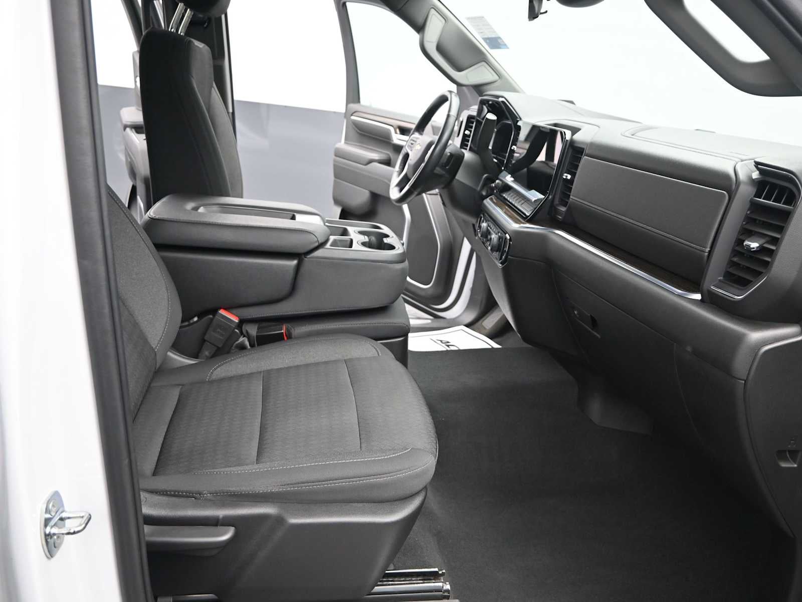 2022 Chevrolet Silverado 1500 LT (2FL)