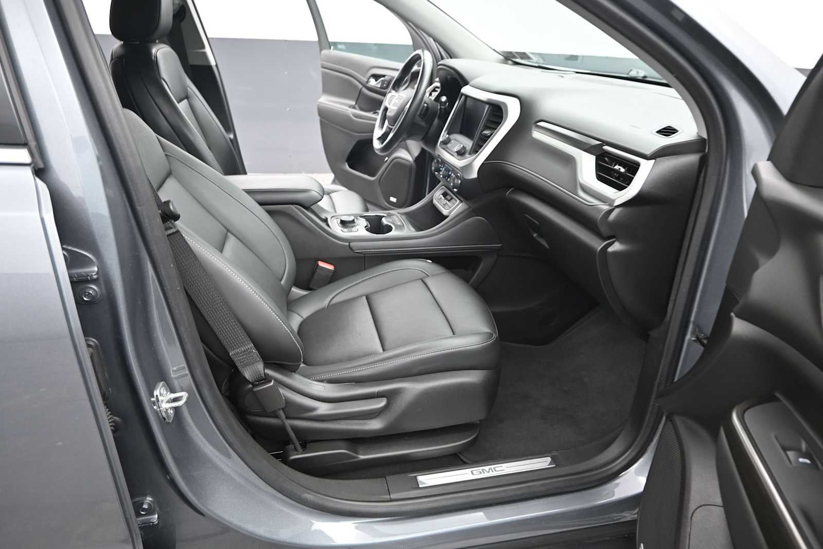 2022 GMC Acadia SLT