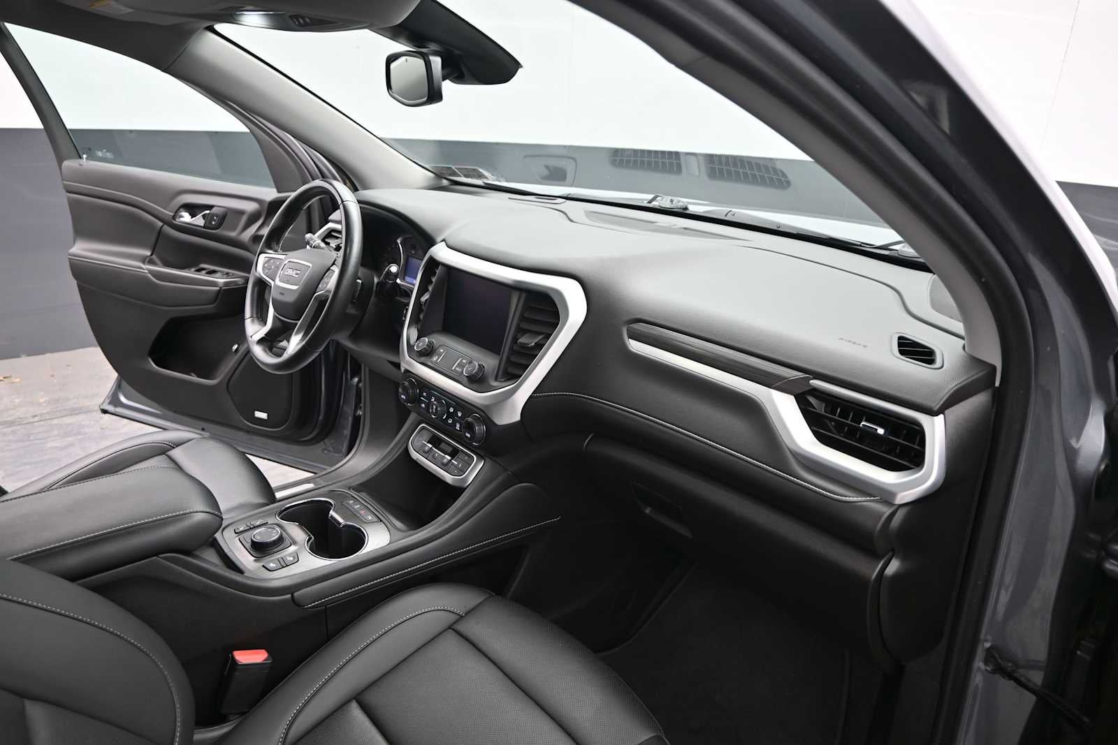 2022 GMC Acadia SLT