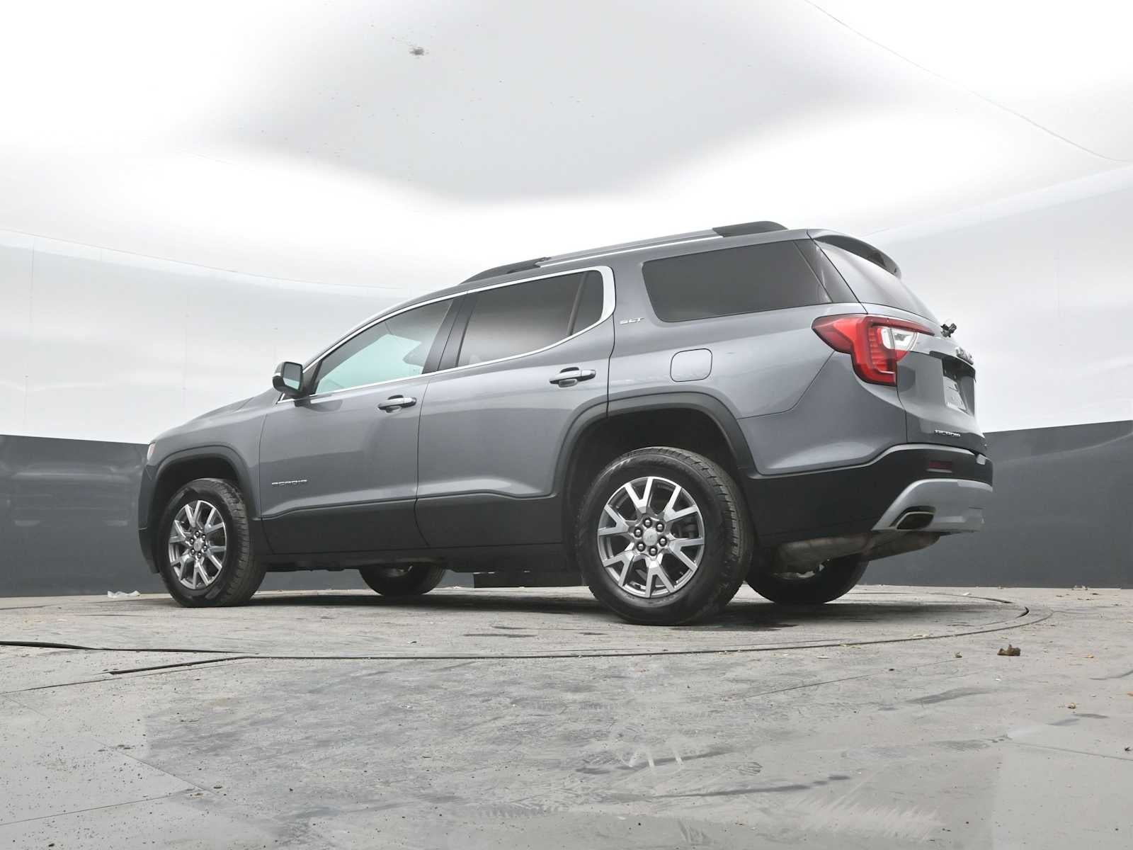 2022 GMC Acadia SLT