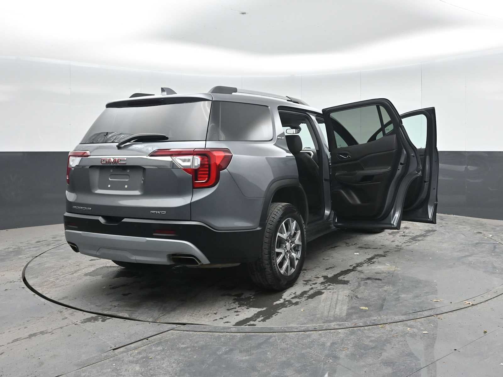 2022 GMC Acadia SLT