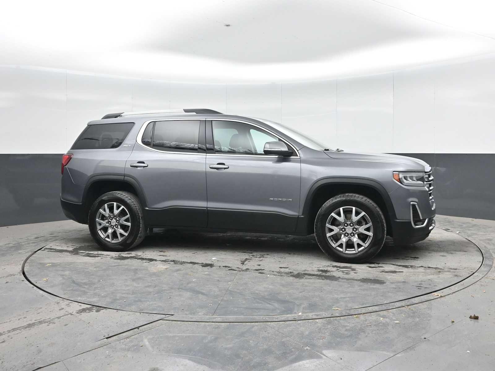 2022 GMC Acadia SLT