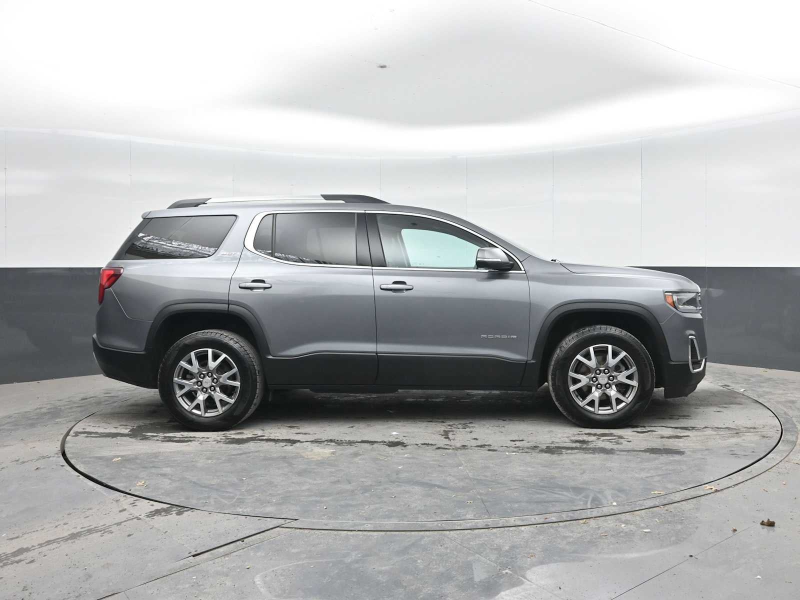 2022 GMC Acadia SLT