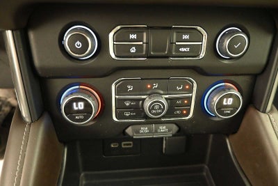 2022 Chevrolet Suburban LS