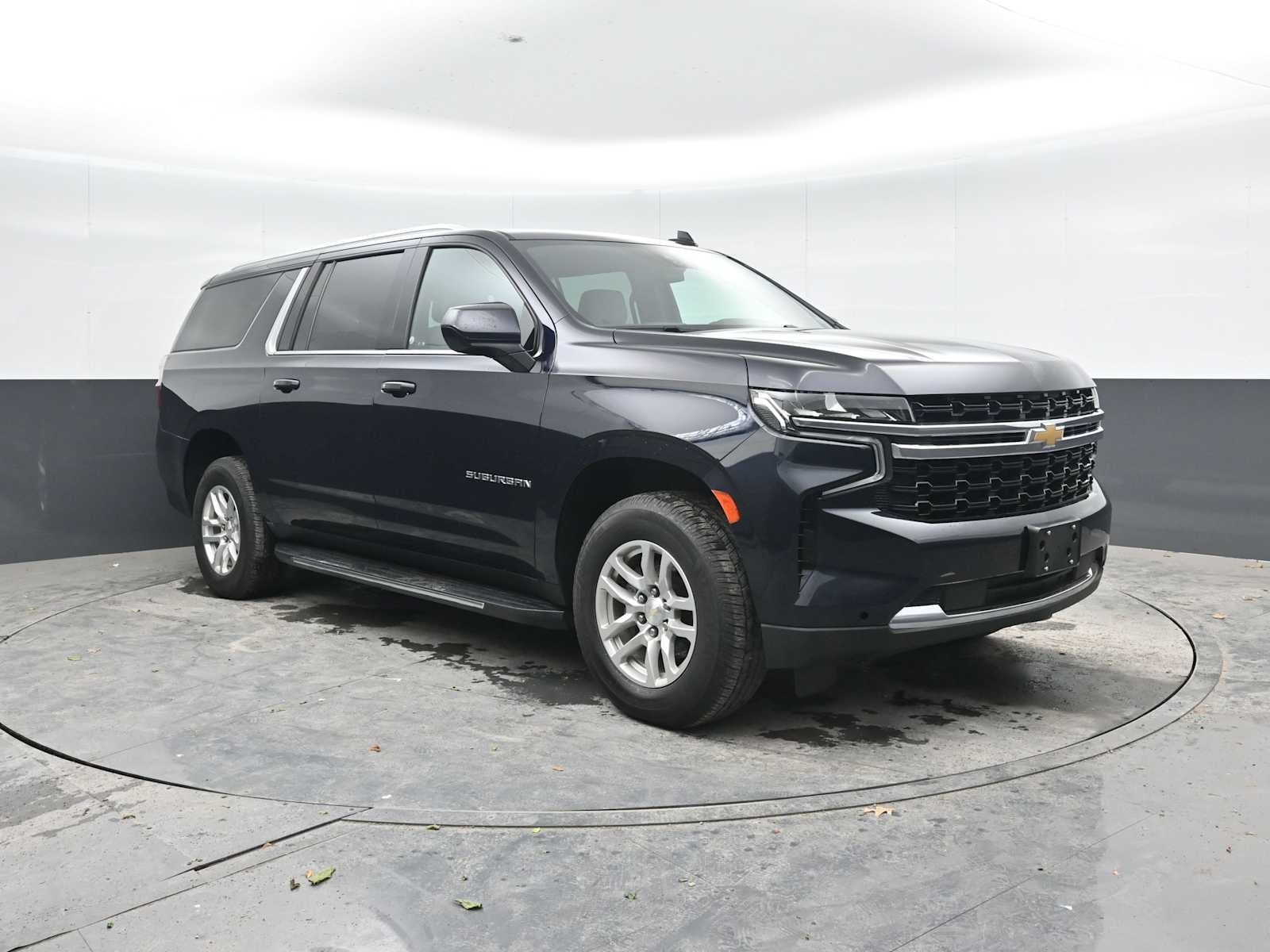 2022 Chevrolet Suburban LS