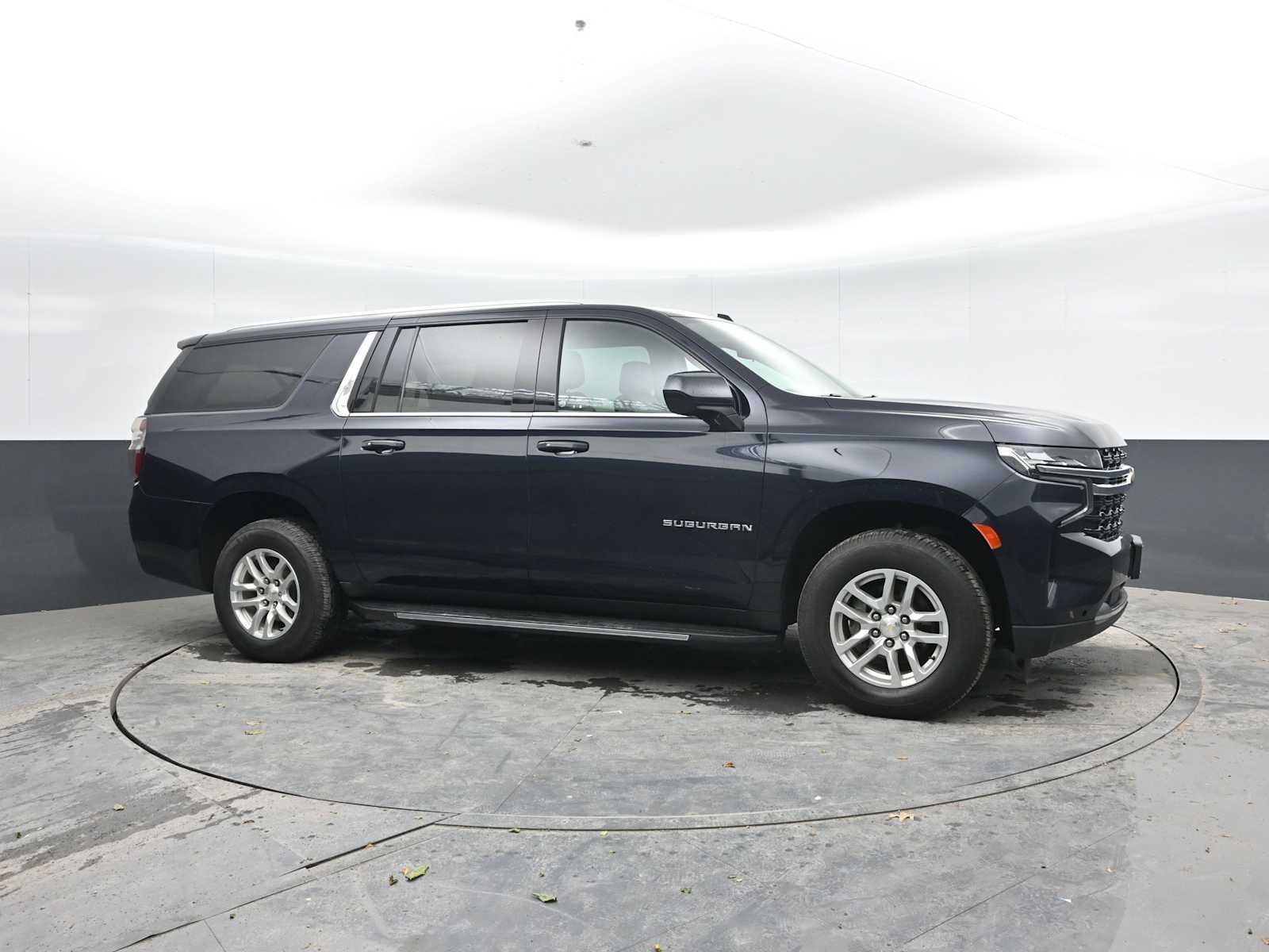 2022 Chevrolet Suburban LS