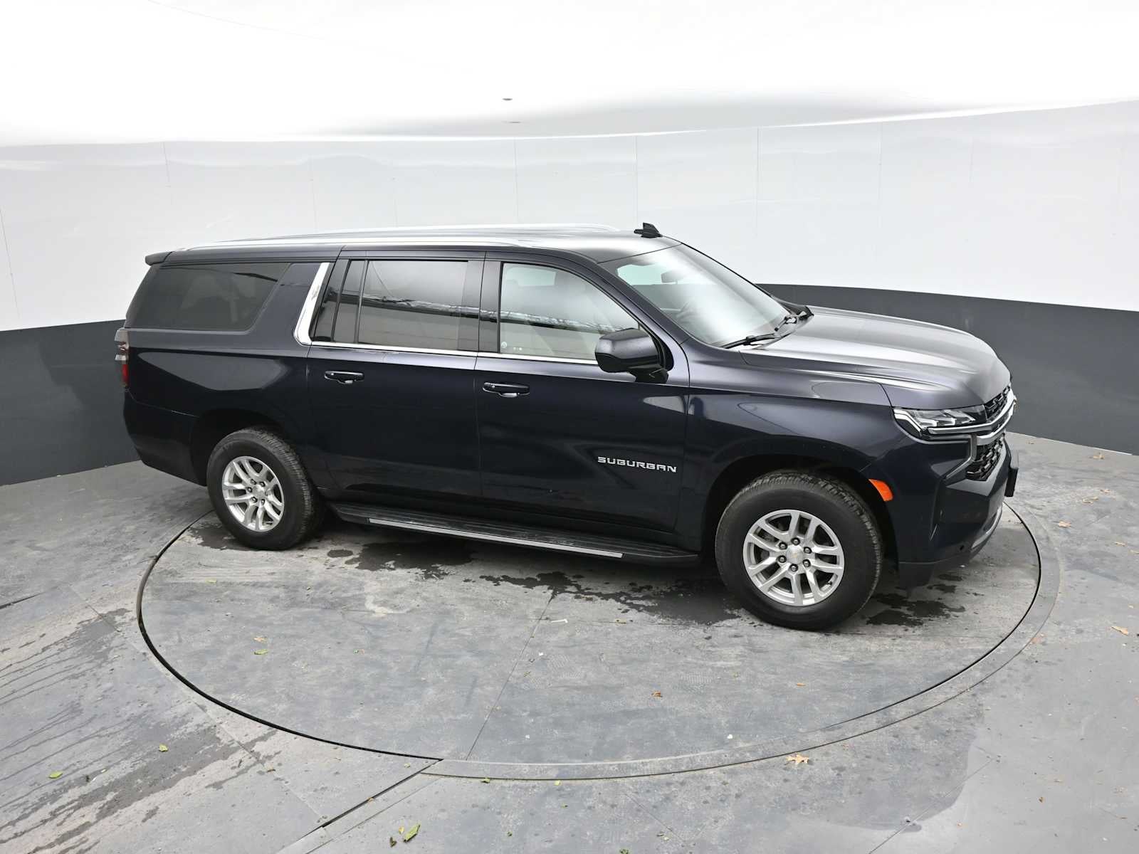 2022 Chevrolet Suburban LS