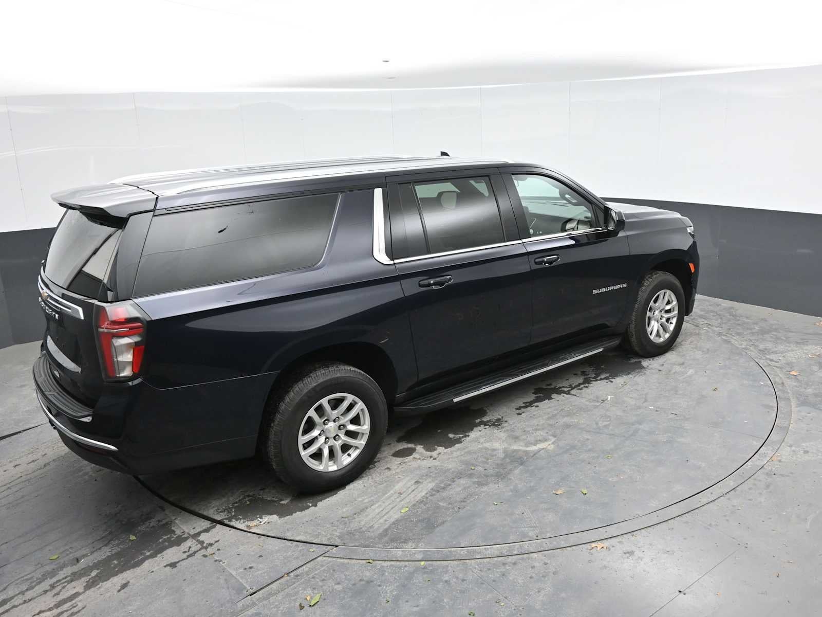 2022 Chevrolet Suburban LS