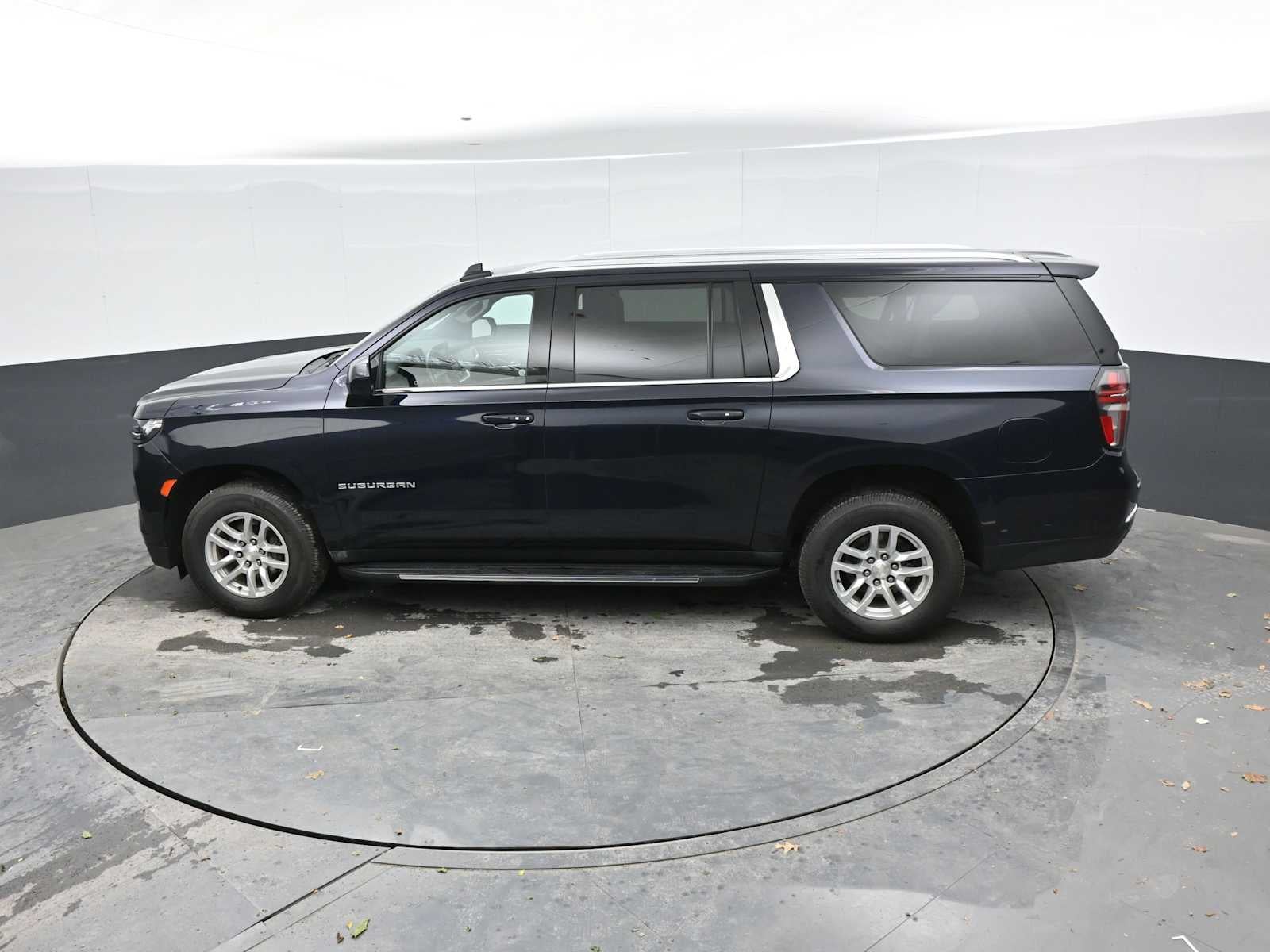 2022 Chevrolet Suburban LS