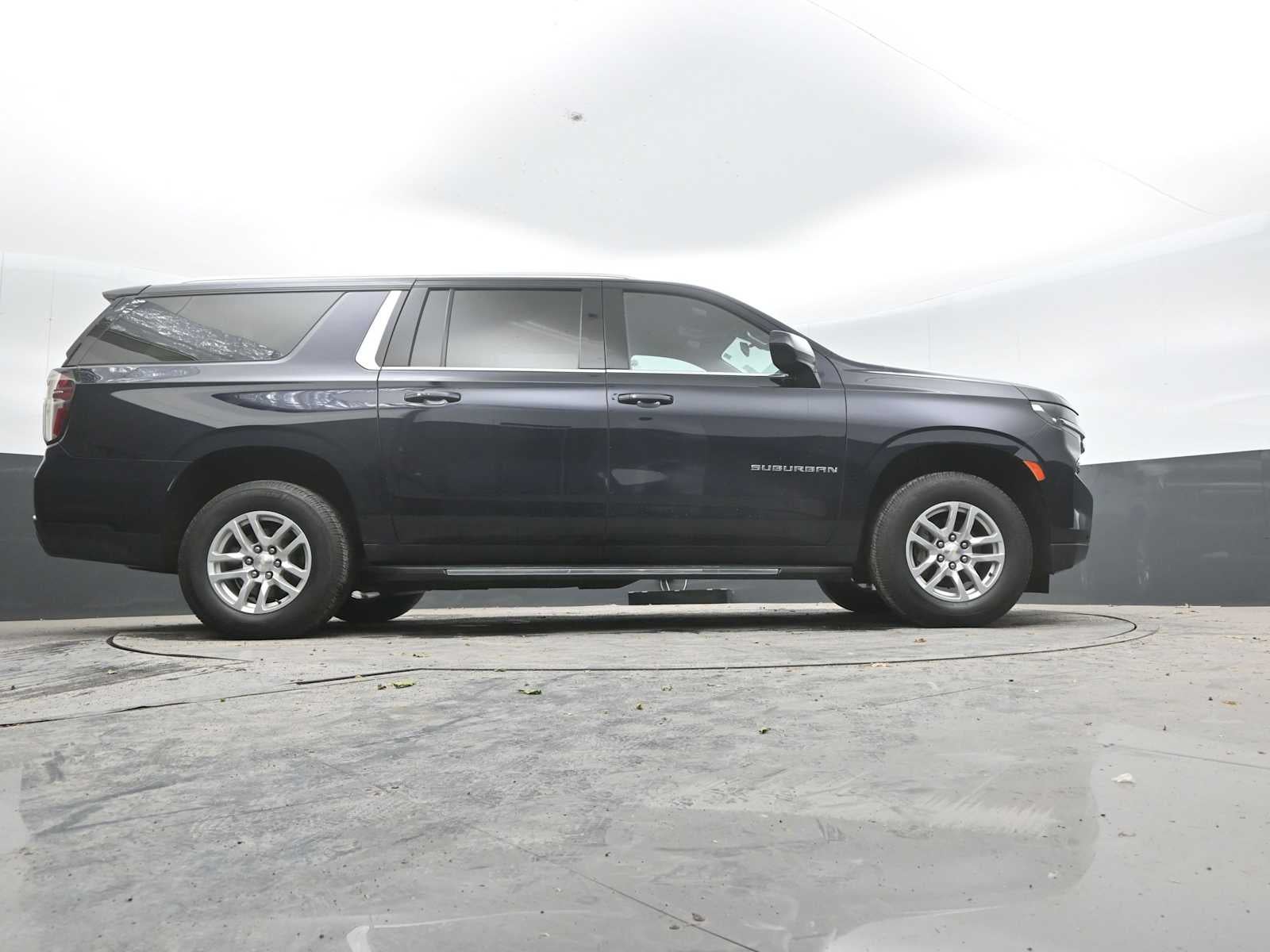 2022 Chevrolet Suburban LS