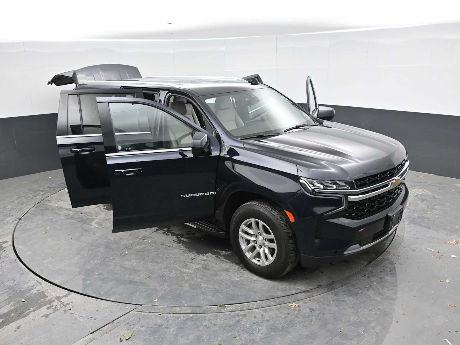 2022 Chevrolet Suburban LS