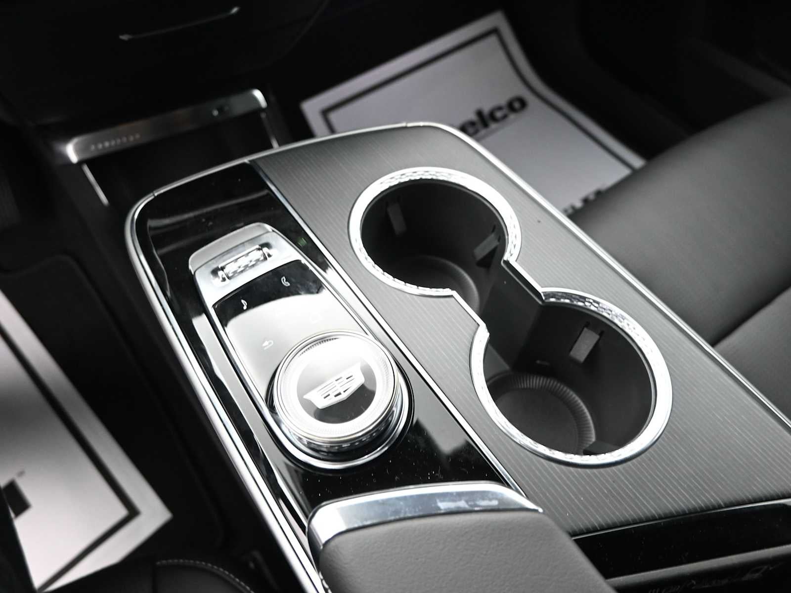 2025 Cadillac LYRIQ Luxury 1