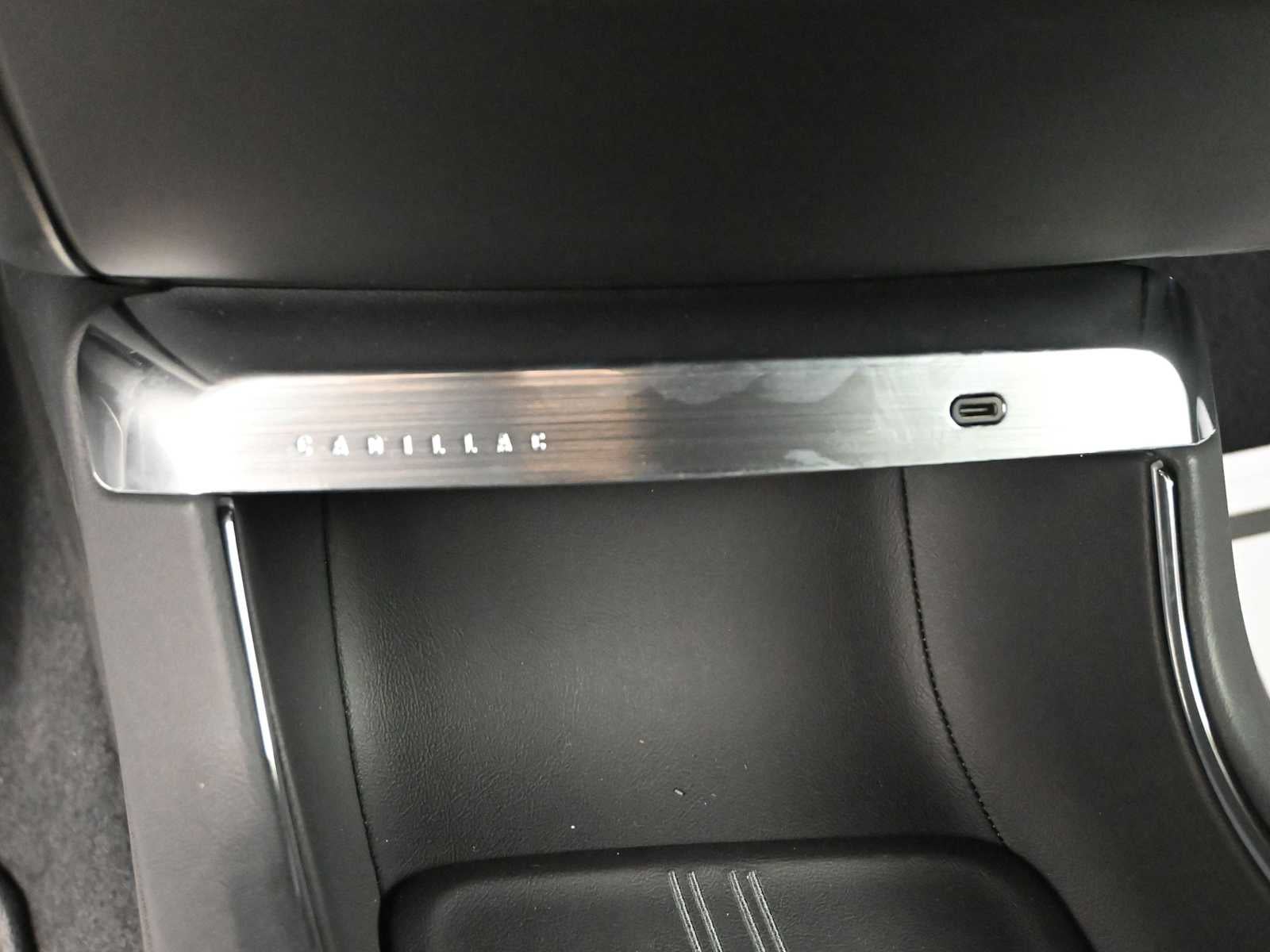 2025 Cadillac LYRIQ Luxury 1