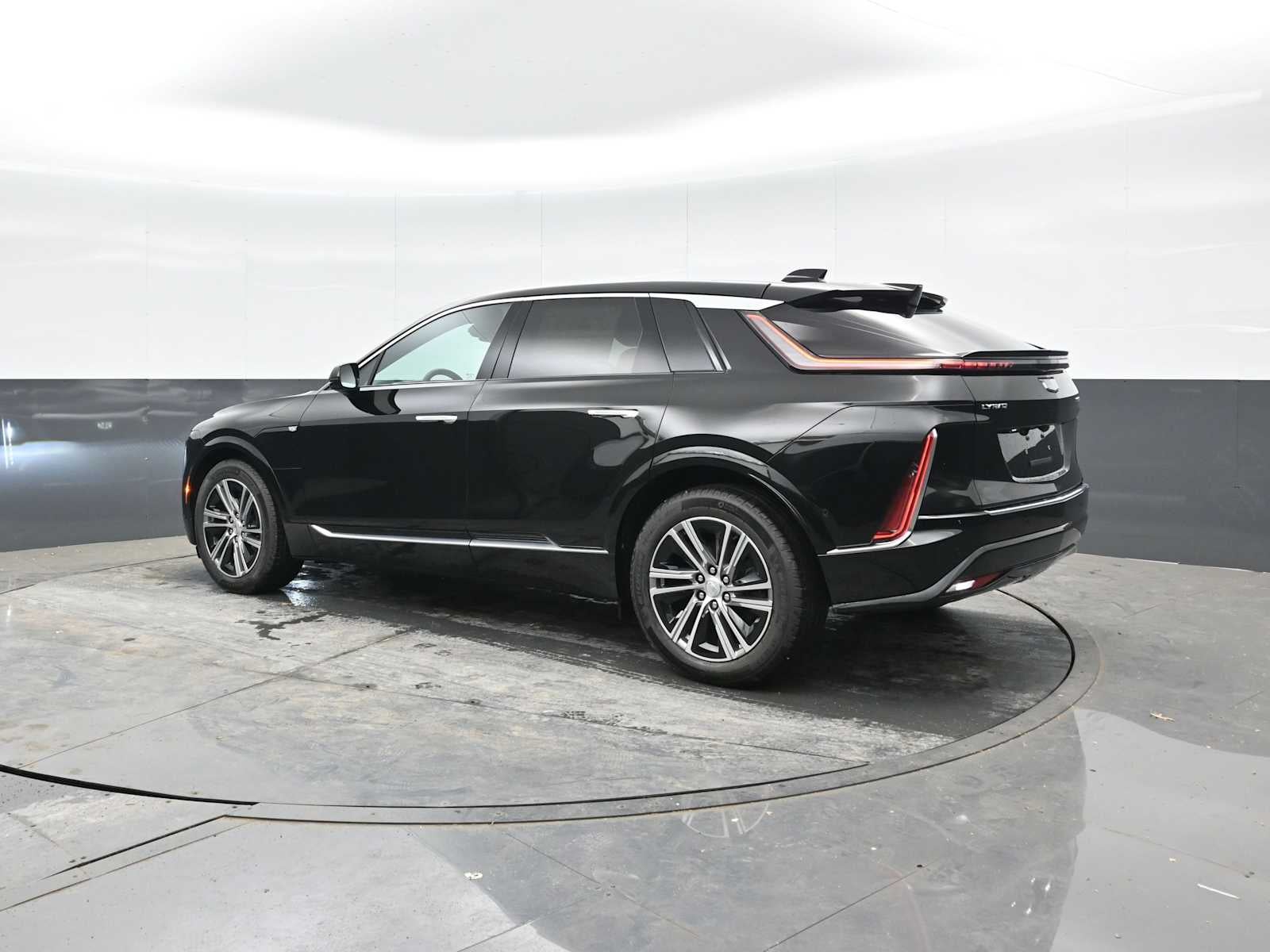 2025 Cadillac LYRIQ Luxury 1