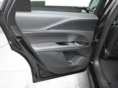 2025 Cadillac LYRIQ Luxury 1