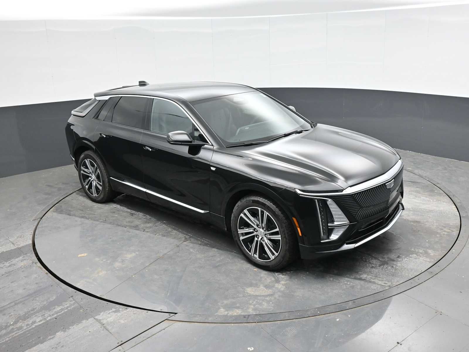 2025 Cadillac LYRIQ Luxury 1