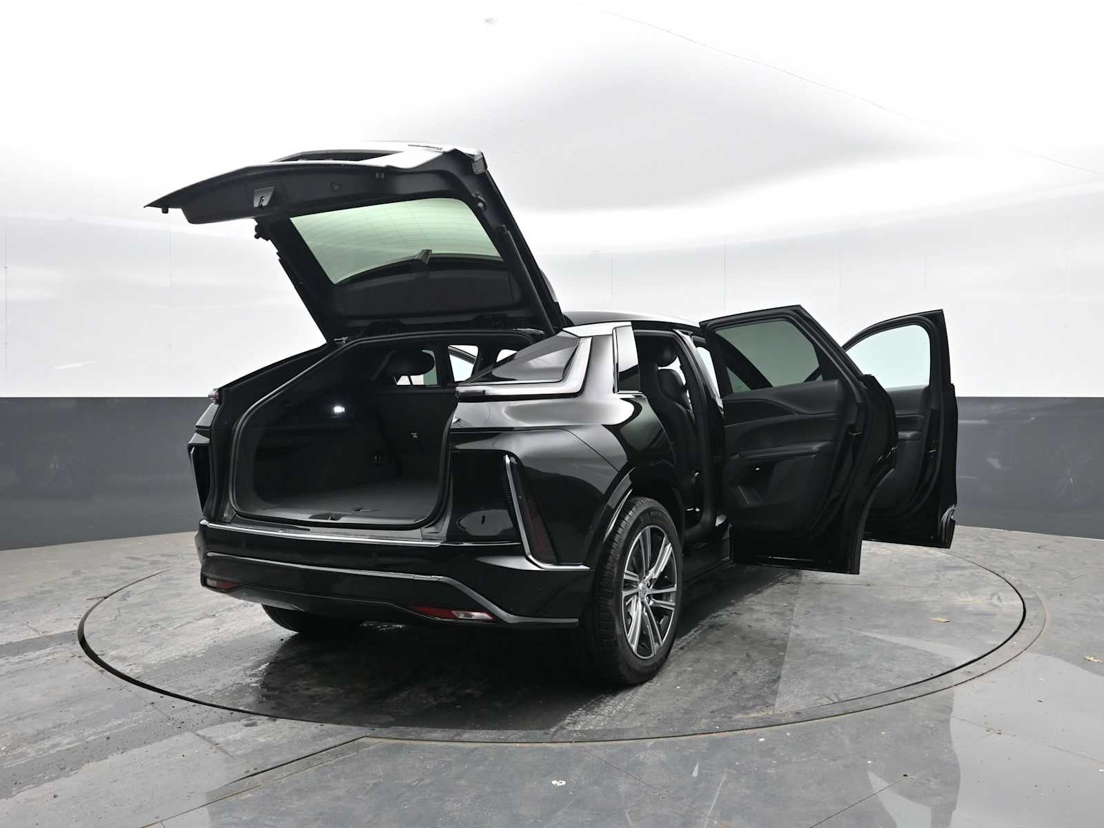 2025 Cadillac LYRIQ Luxury 1