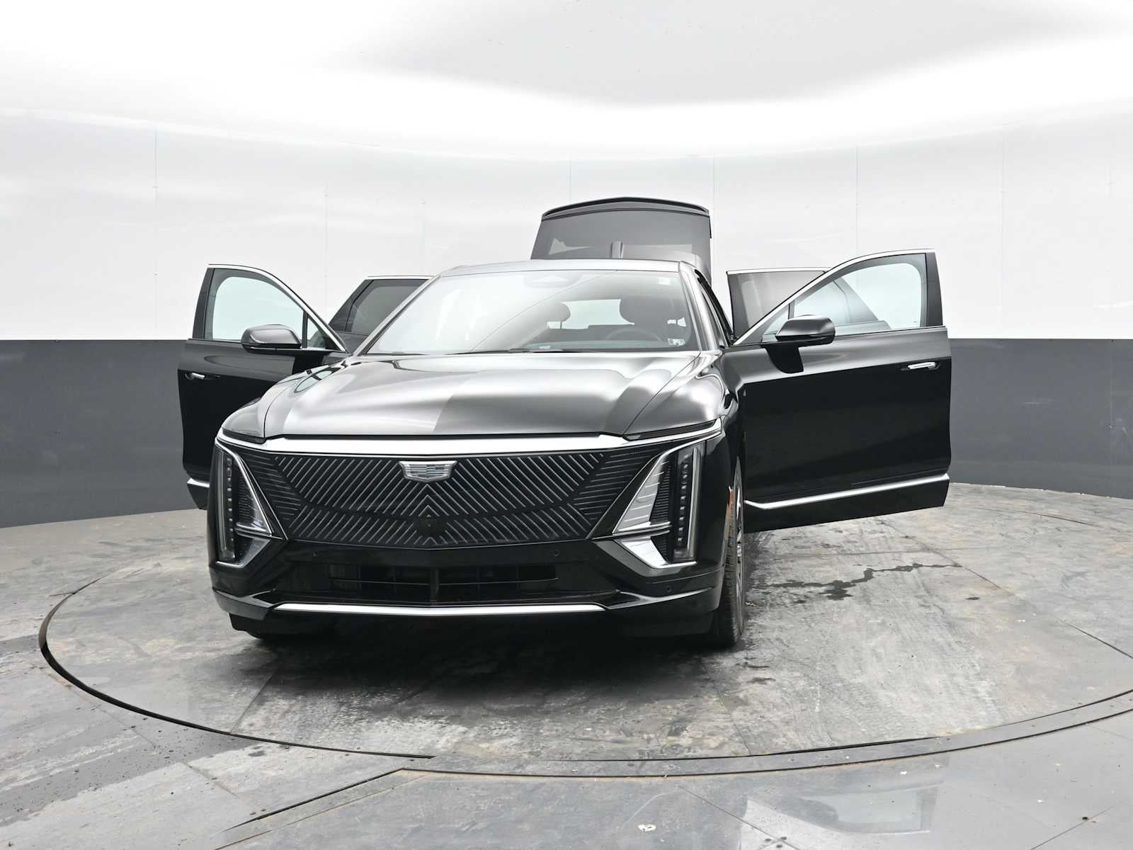 2025 Cadillac LYRIQ Luxury 1