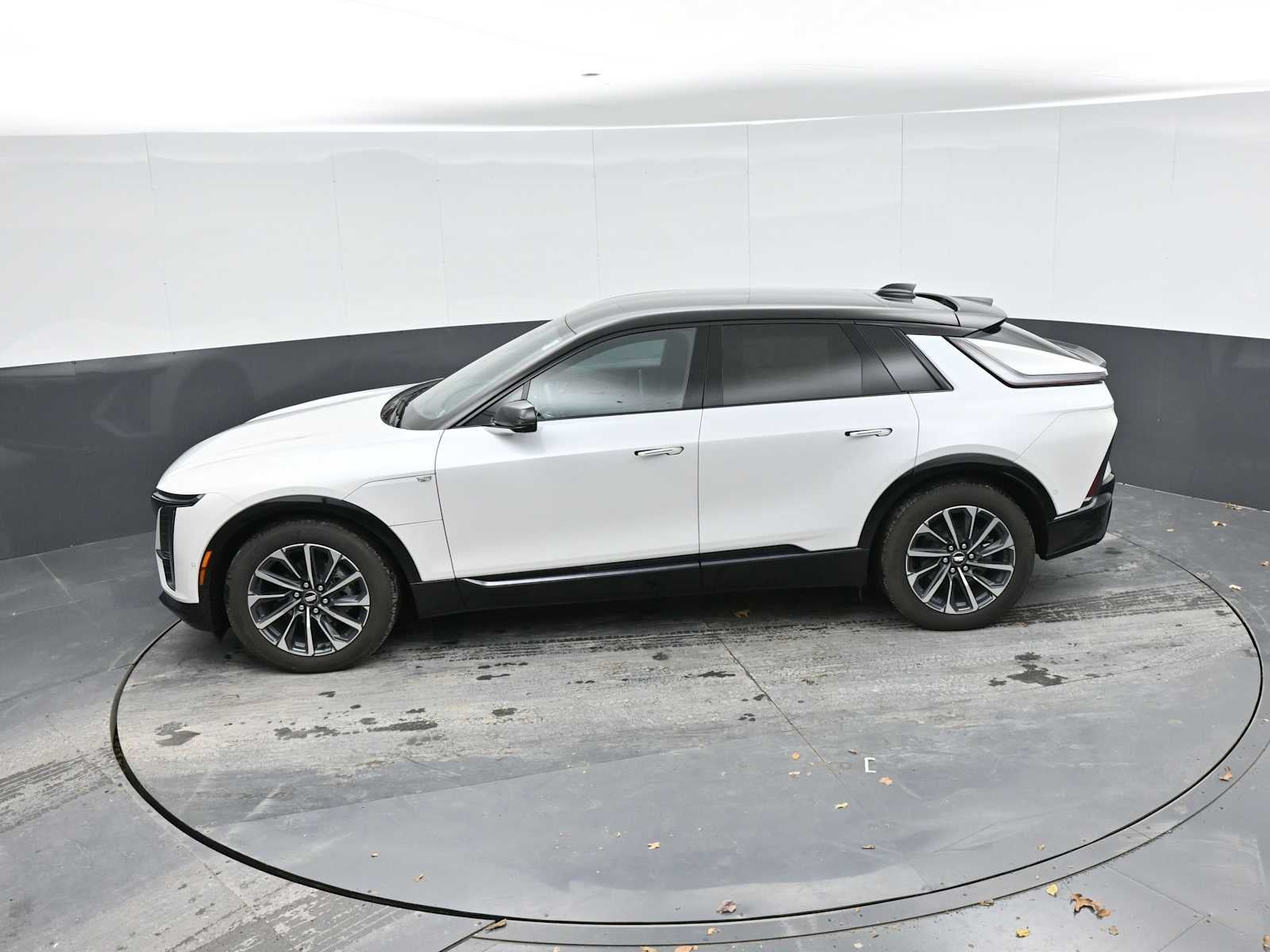 2025 Cadillac LYRIQ Sport 1