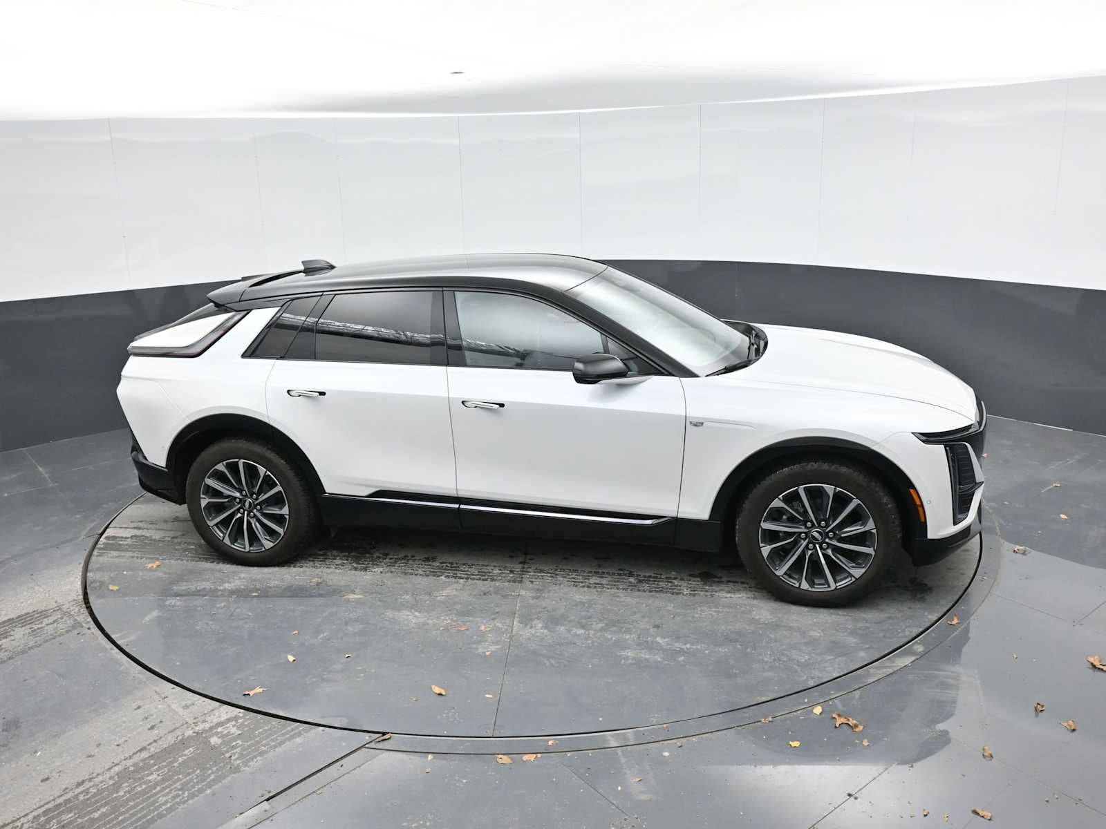 2025 Cadillac LYRIQ Sport 1