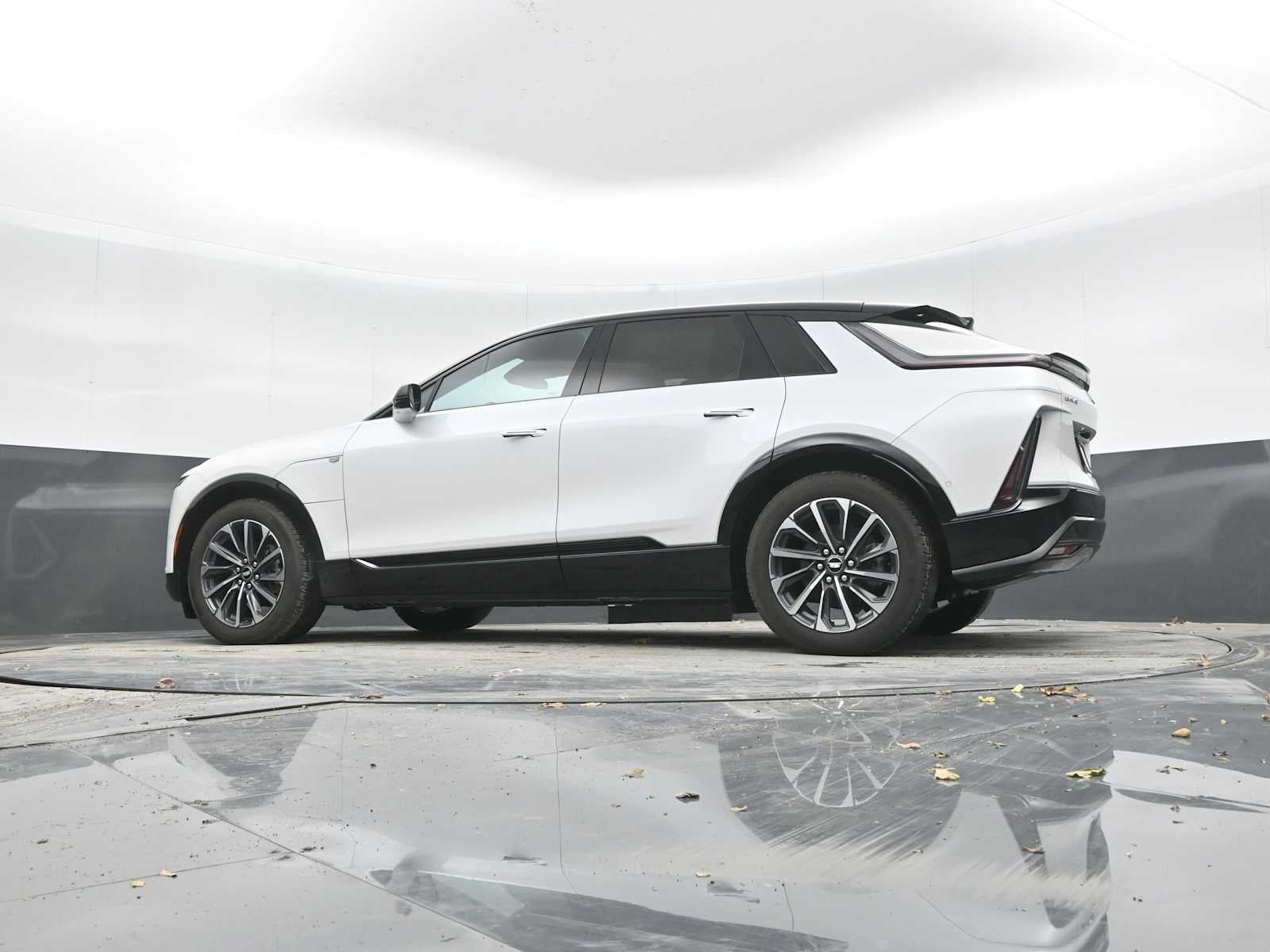 2025 Cadillac LYRIQ Sport 1