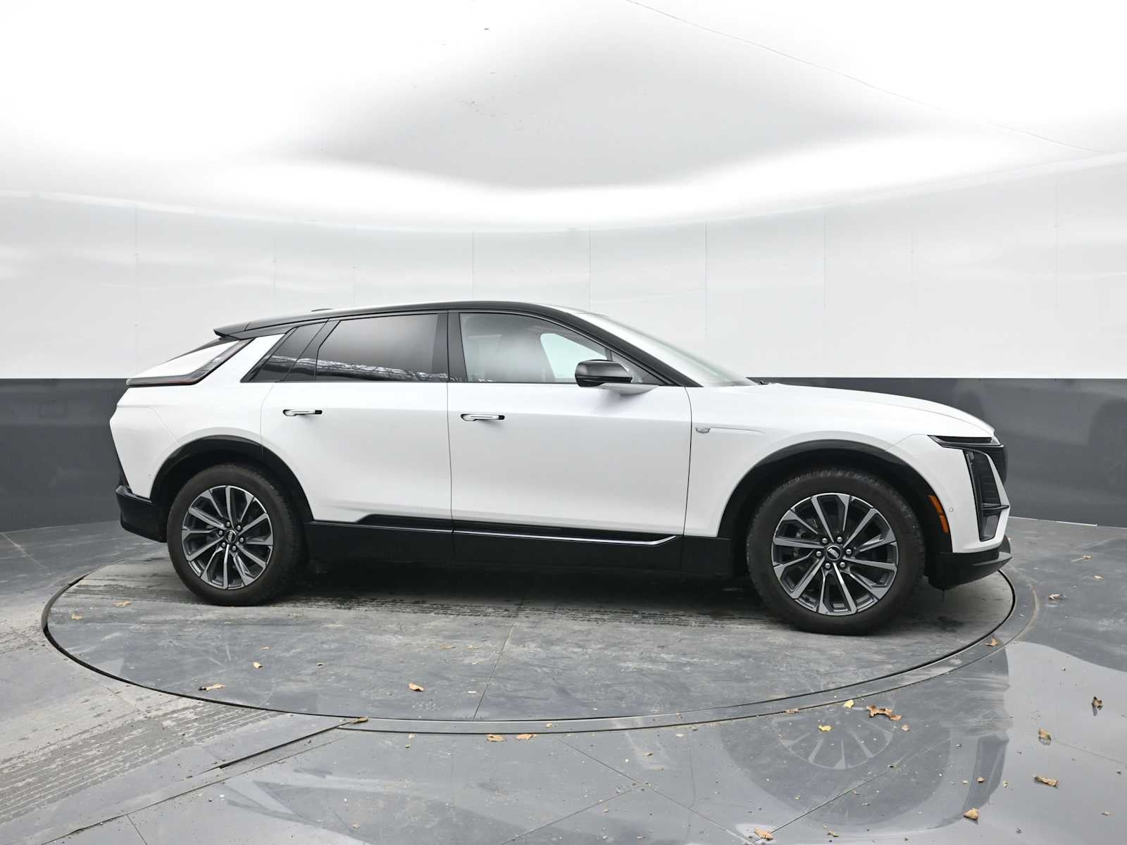 2025 Cadillac LYRIQ Sport 1