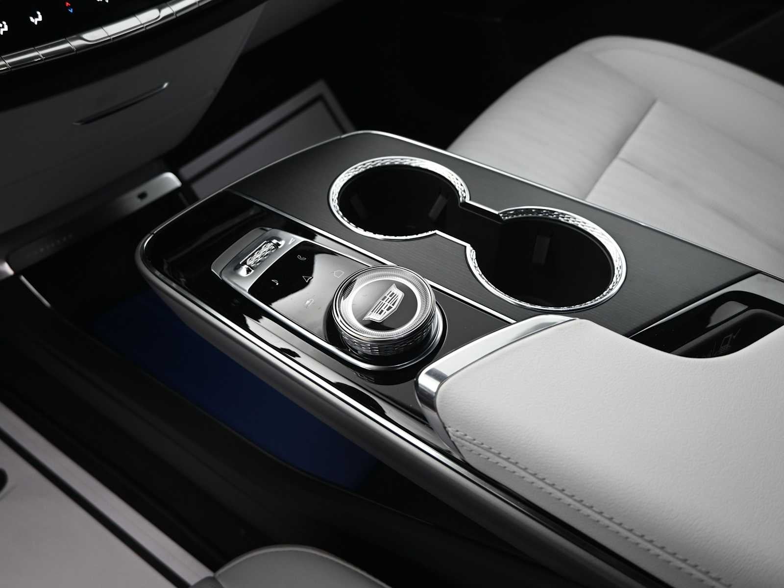 2025 Cadillac LYRIQ Sport 1