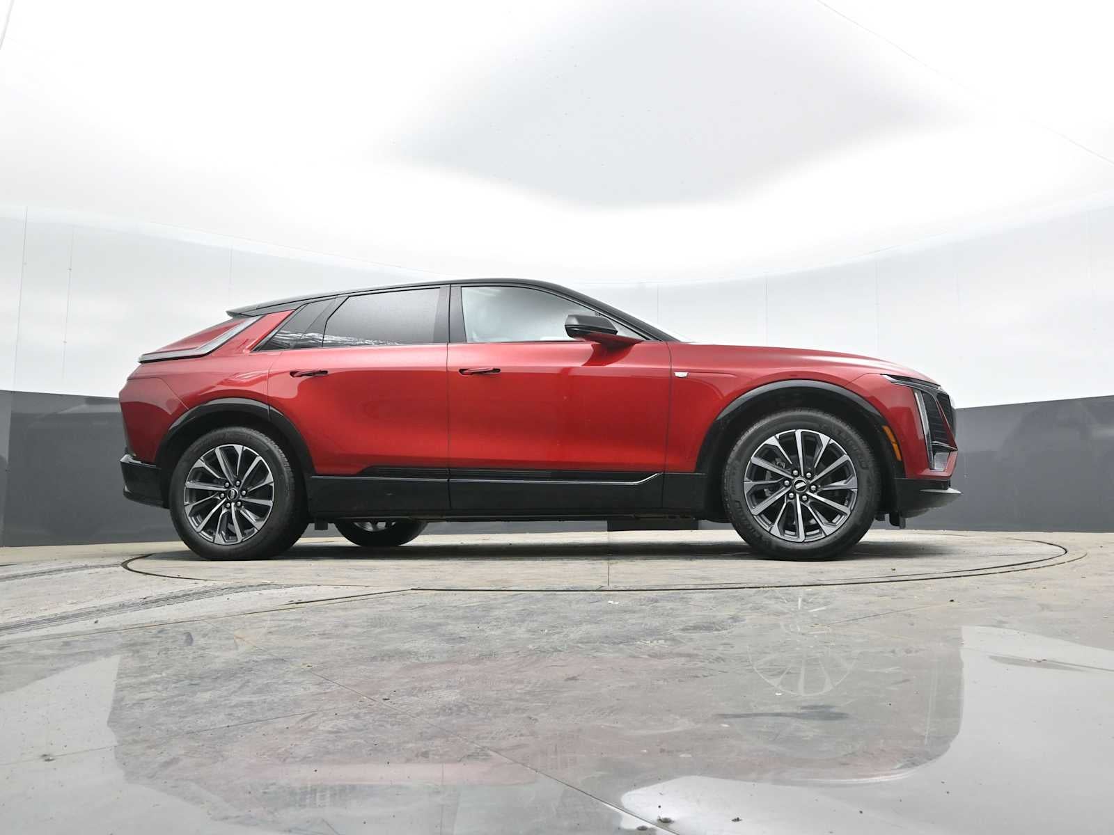 2025 Cadillac LYRIQ Sport 1