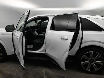 2025 Cadillac ESCALADE IQ Luxury 2