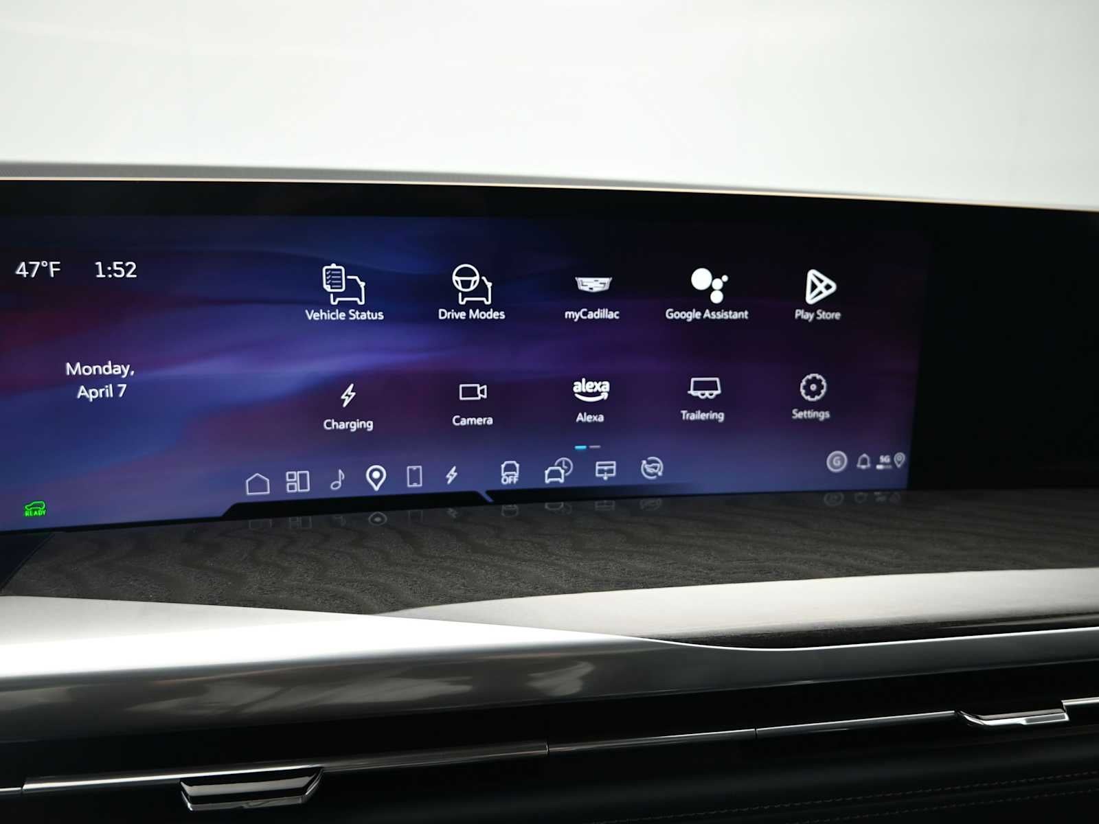 2025 Cadillac ESCALADE IQ Luxury 2