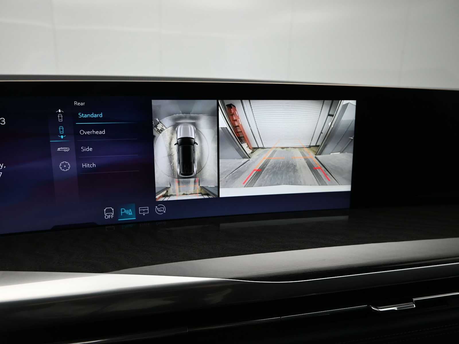 2025 Cadillac ESCALADE IQ Luxury 2