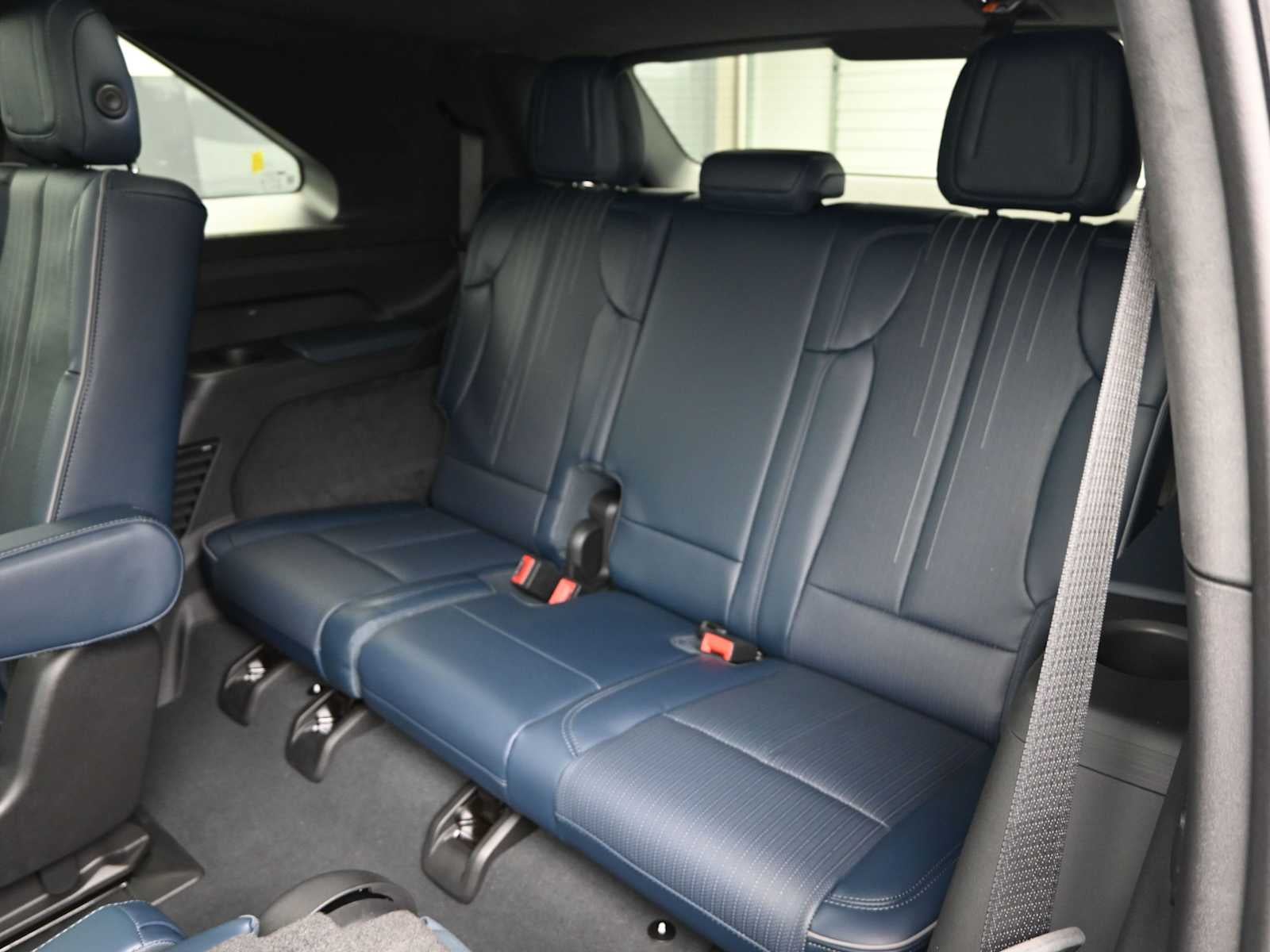 2025 Cadillac ESCALADE IQ Luxury 2