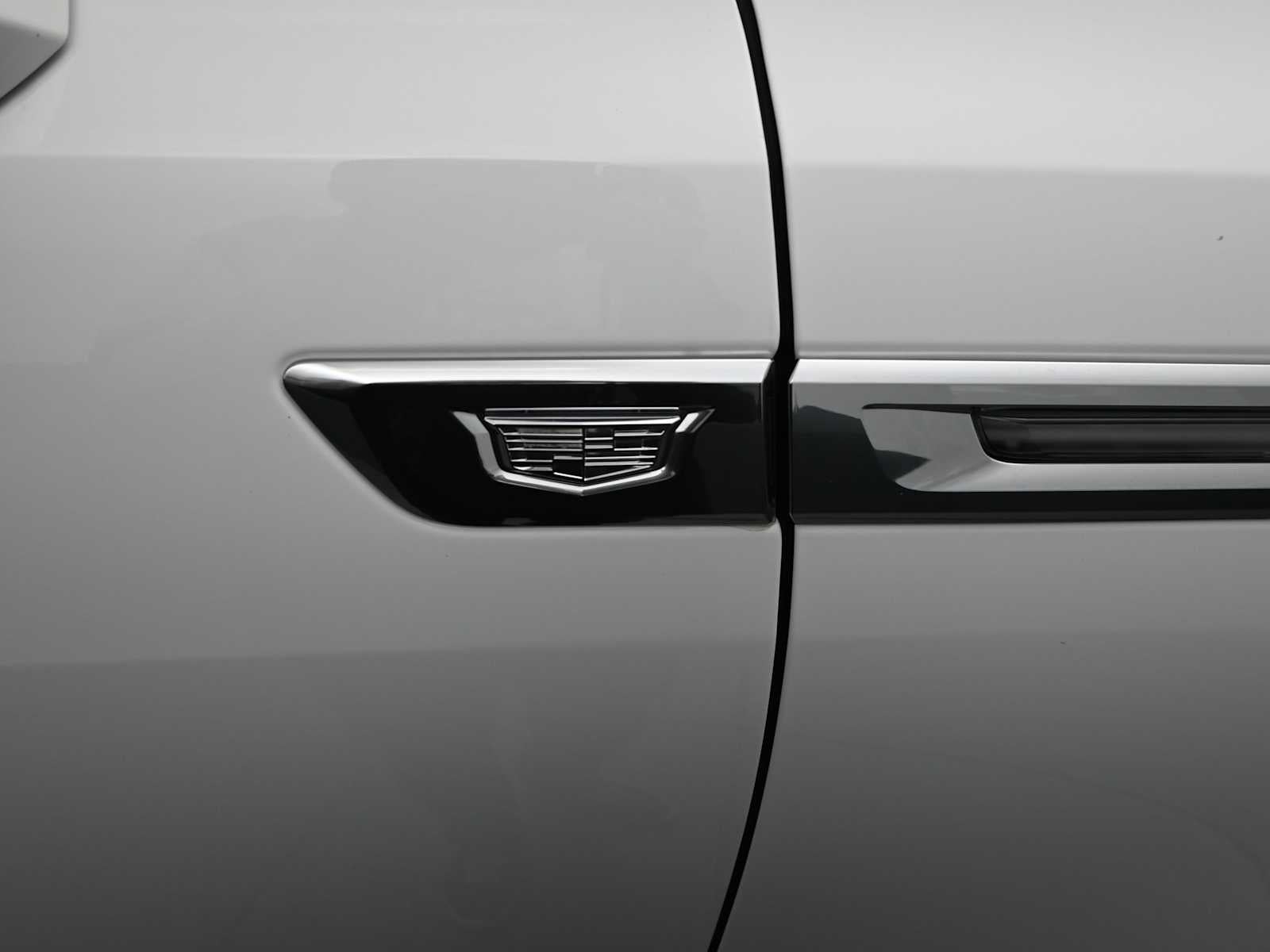 2025 Cadillac ESCALADE IQ Luxury 2