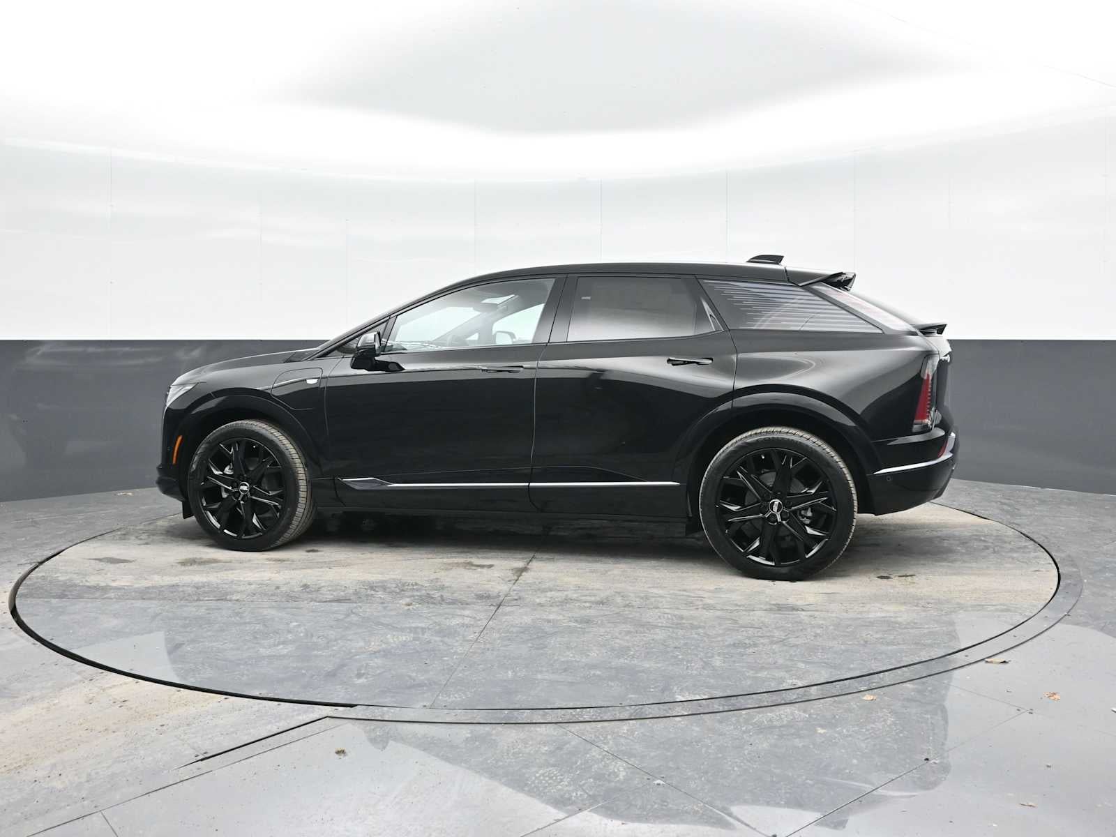 2025 Cadillac OPTIQ Sport 2